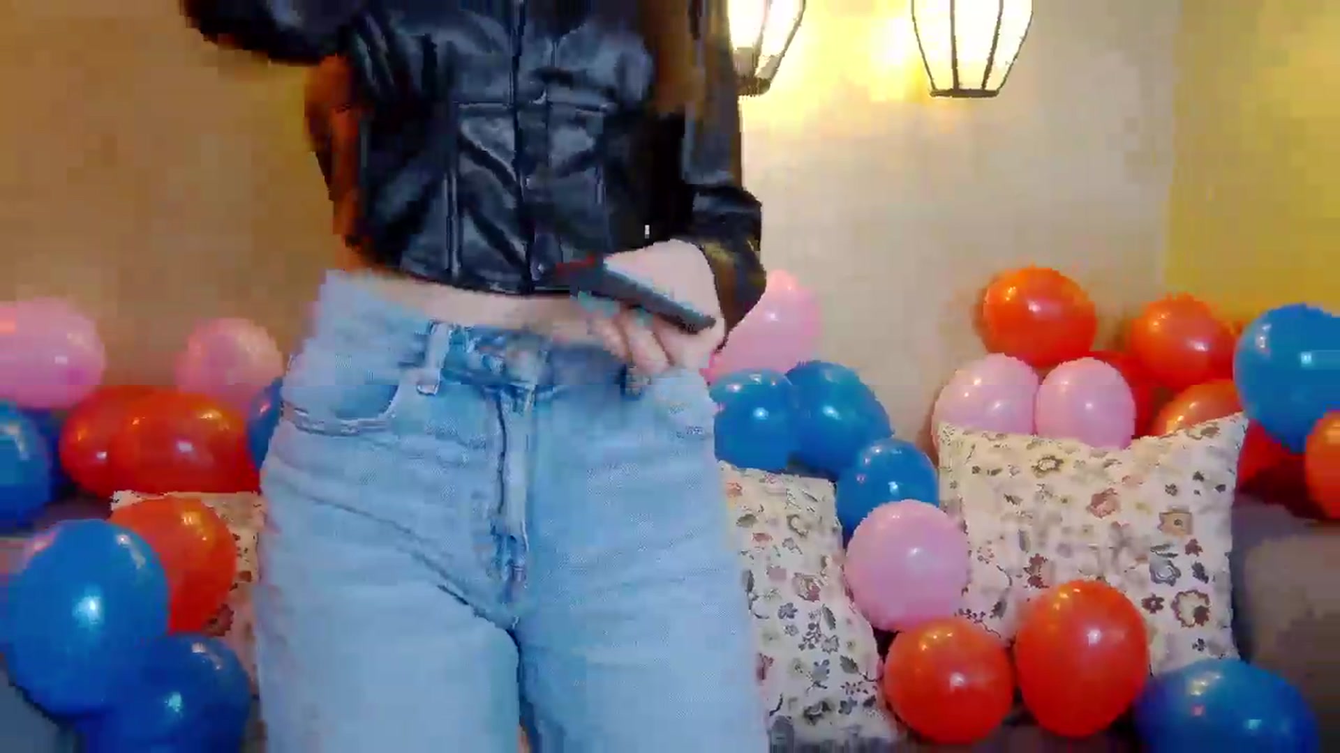 Gallery image thumbnail from Radiance's myfreecams stream on, 02/07/2025, 16:09 image 3 of 20