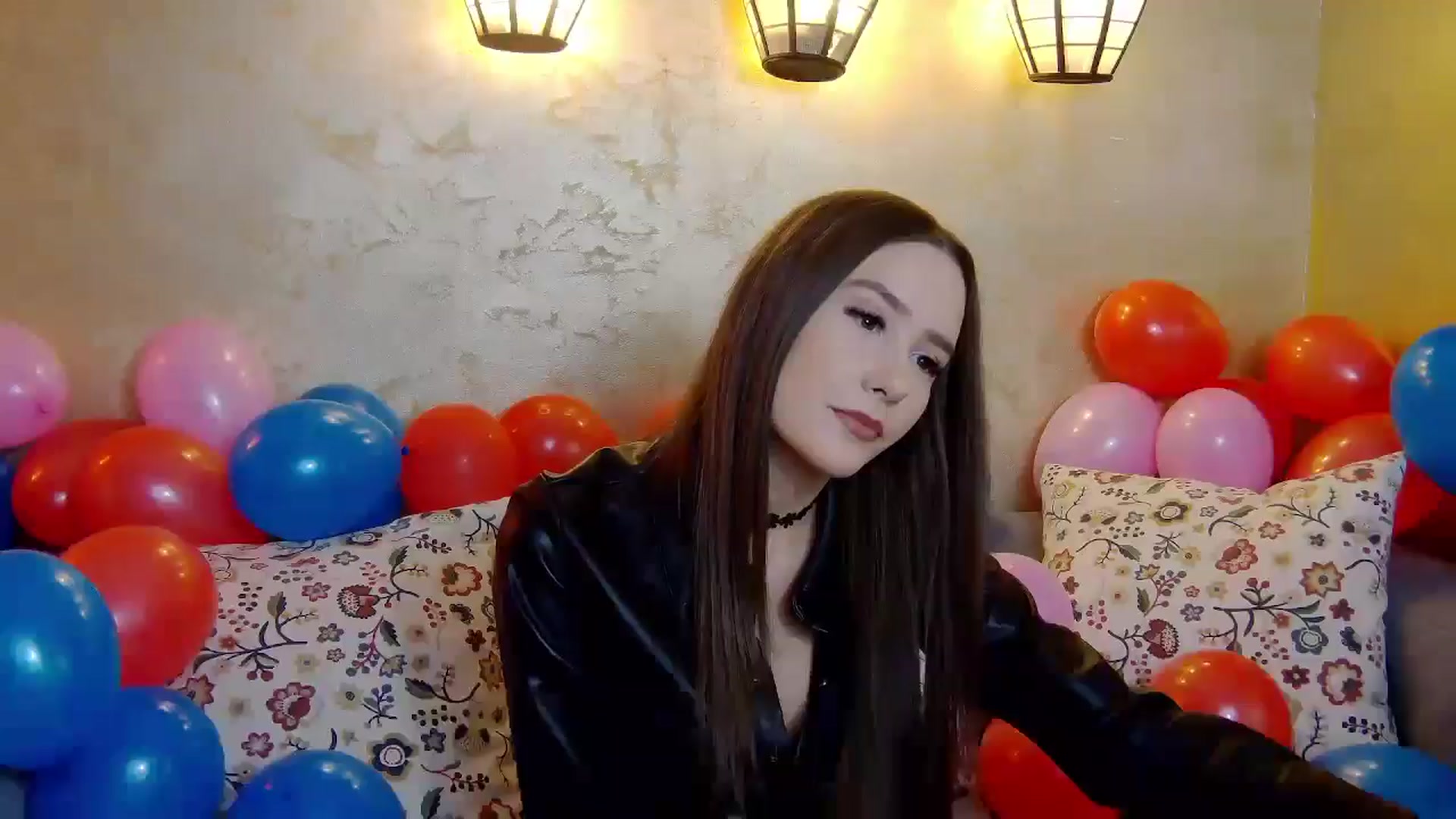 Gallery image thumbnail from Radiance's myfreecams stream on, 02/07/2025, 16:09 image 2 of 20