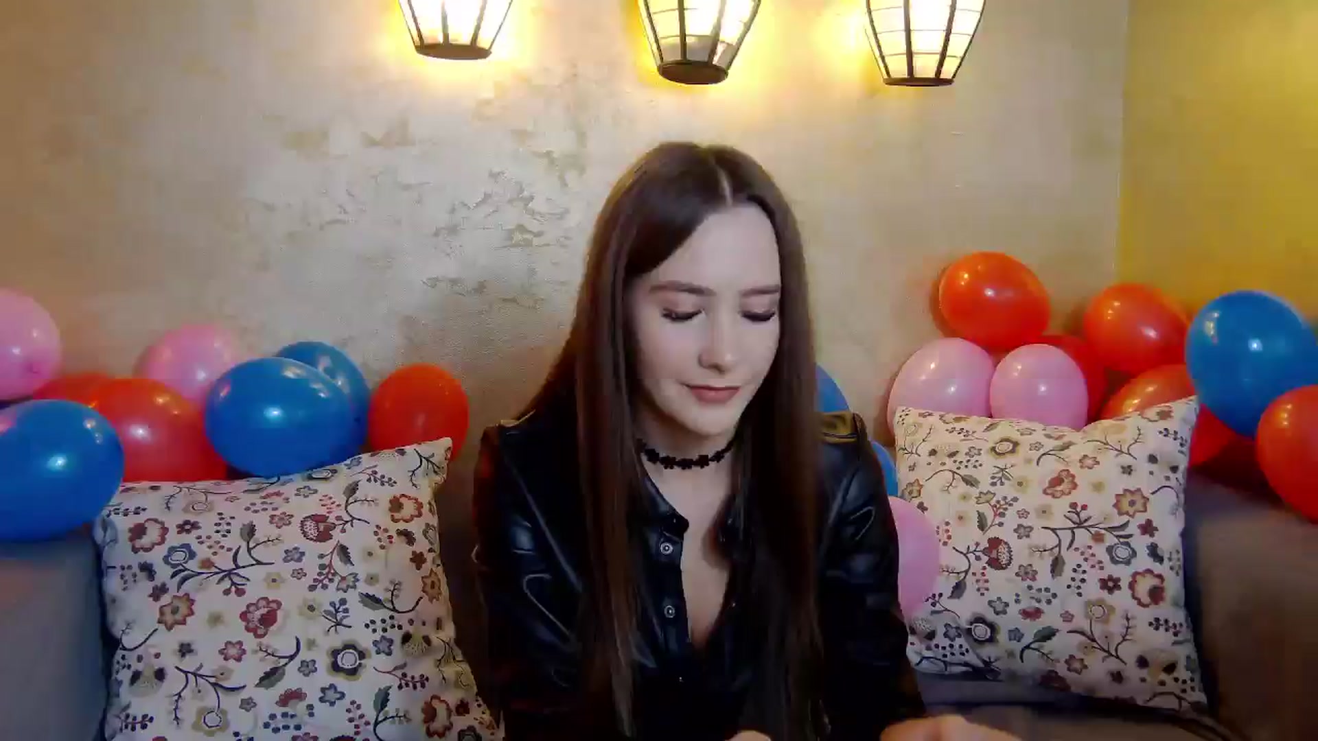 Gallery image thumbnail from Radiance's myfreecams stream on, 02/07/2025, 16:09 image 9 of 20