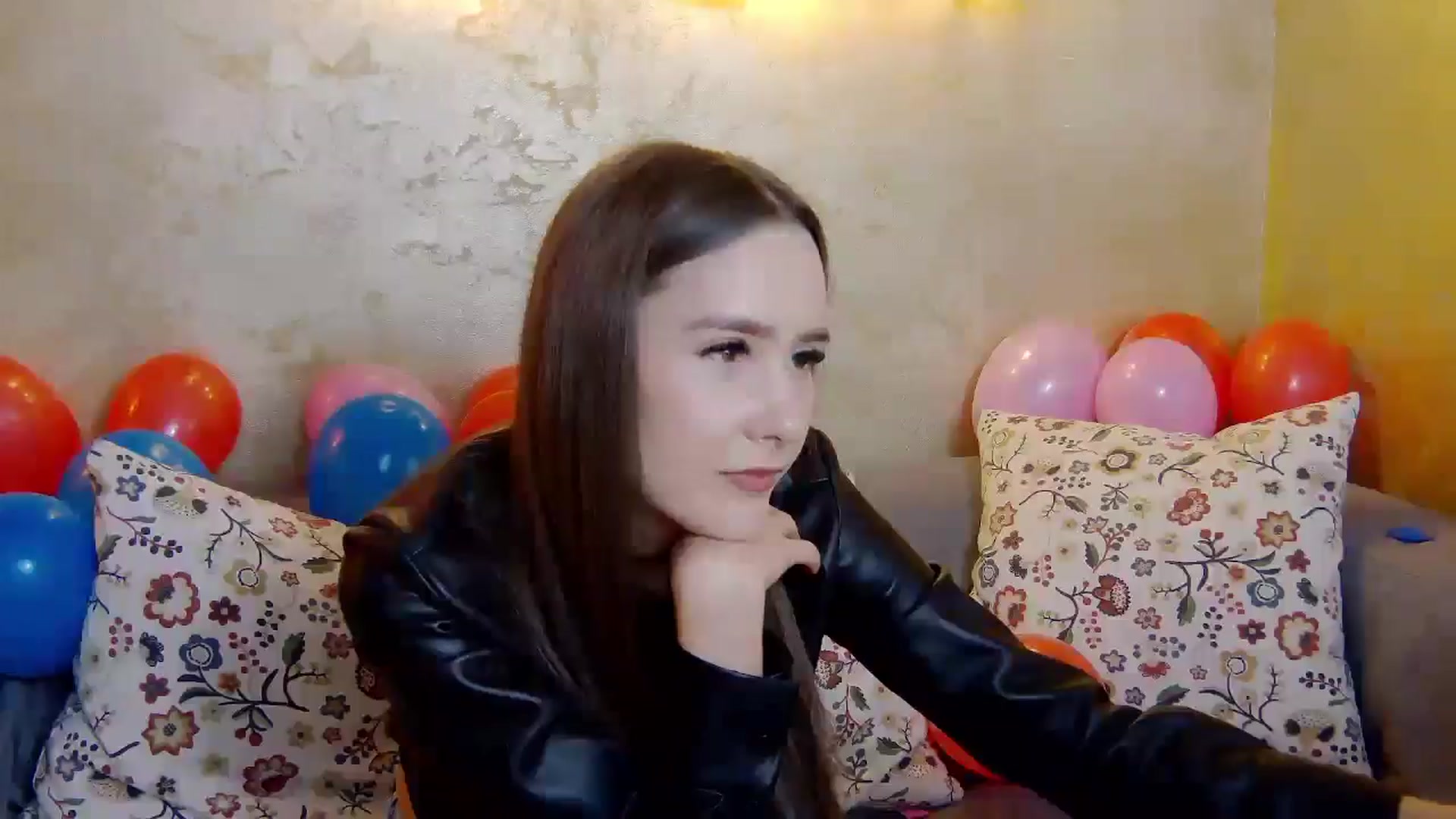 Gallery image thumbnail from Radiance's myfreecams stream on, 02/07/2025, 17:57 image 16 of 20