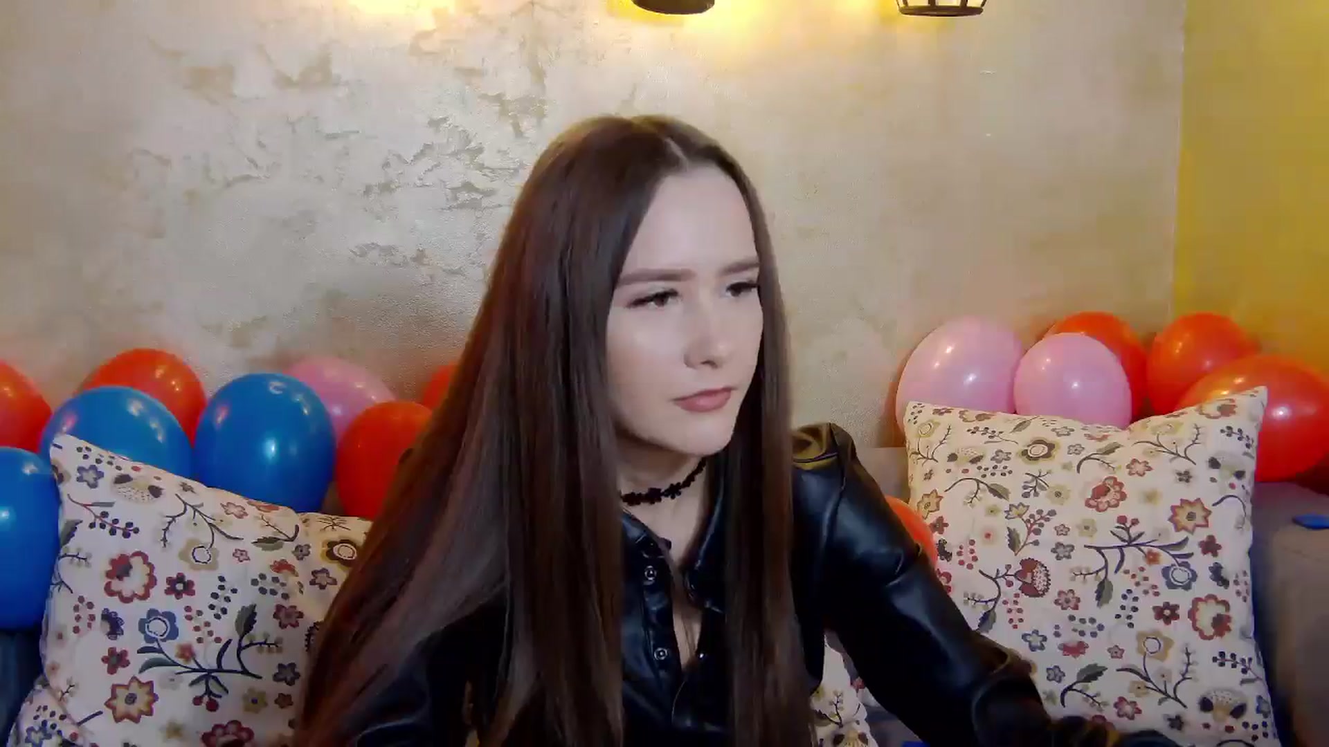 Gallery image thumbnail from Radiance's myfreecams stream on, 02/07/2025, 17:57 image 10 of 20