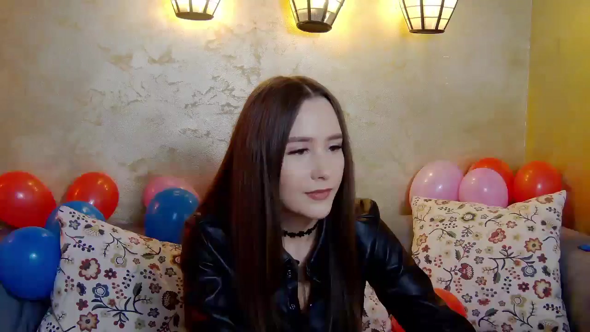 Gallery image thumbnail from Radiance's myfreecams stream on, 02/07/2025, 17:57 image 19 of 20