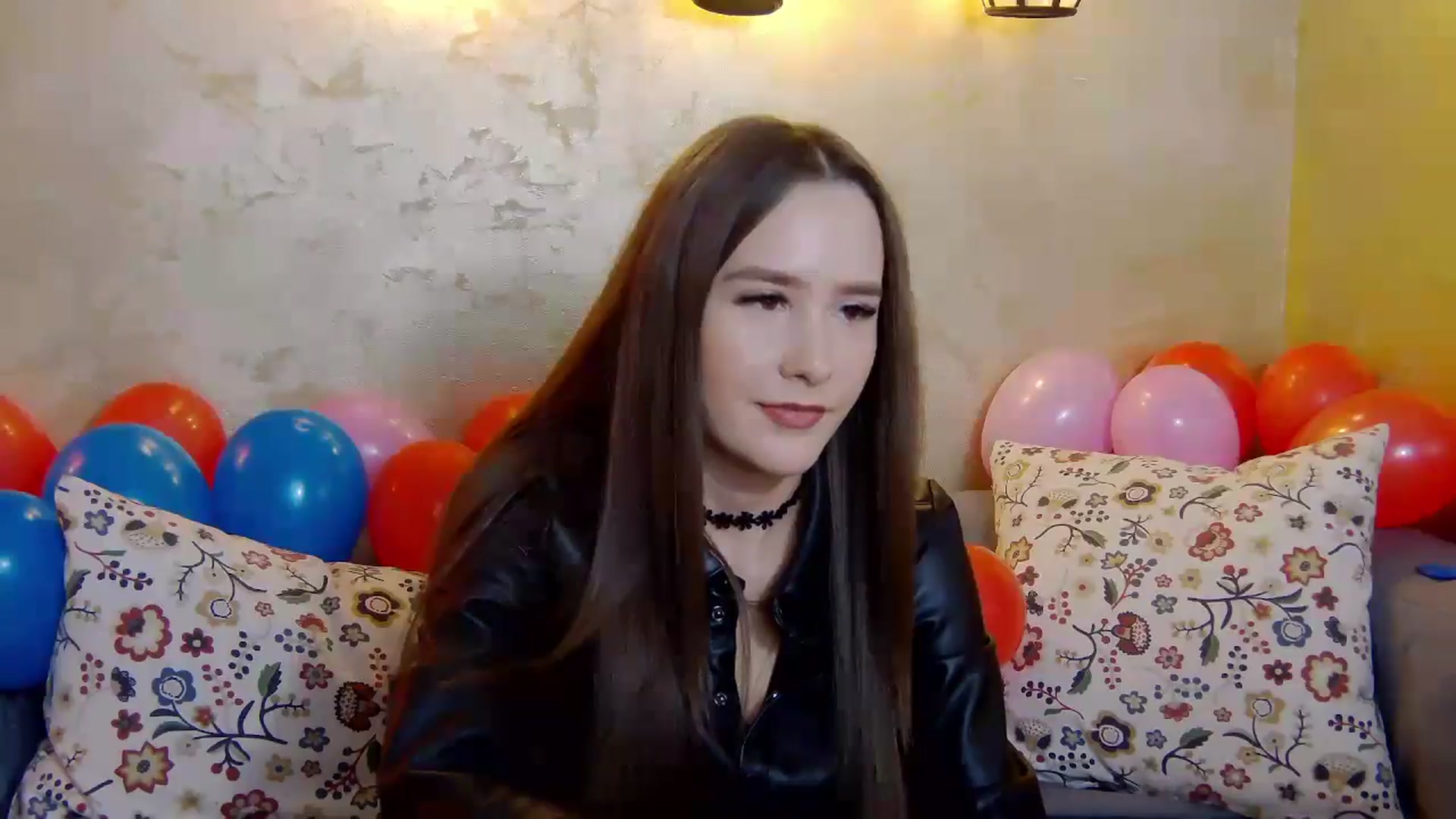 Gallery image thumbnail from Radiance's myfreecams stream on, 02/07/2025, 17:57 image 8 of 20