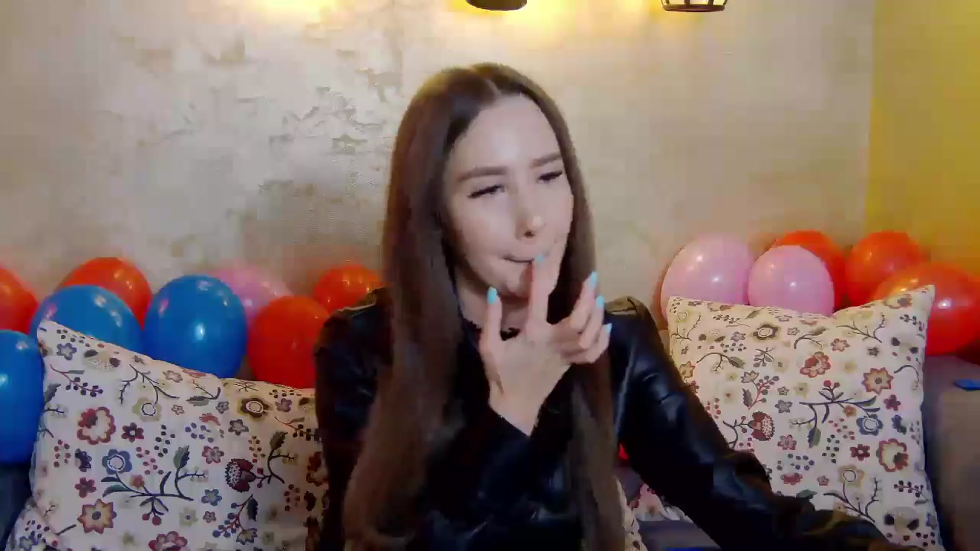 Gallery image thumbnail from Radiance's myfreecams stream on, 02/07/2025, 17:57 image 4 of 20