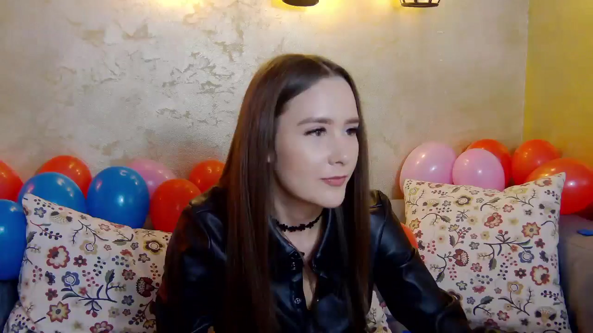 Gallery image thumbnail from Radiance's myfreecams stream on, 02/07/2025, 17:57 image 12 of 20