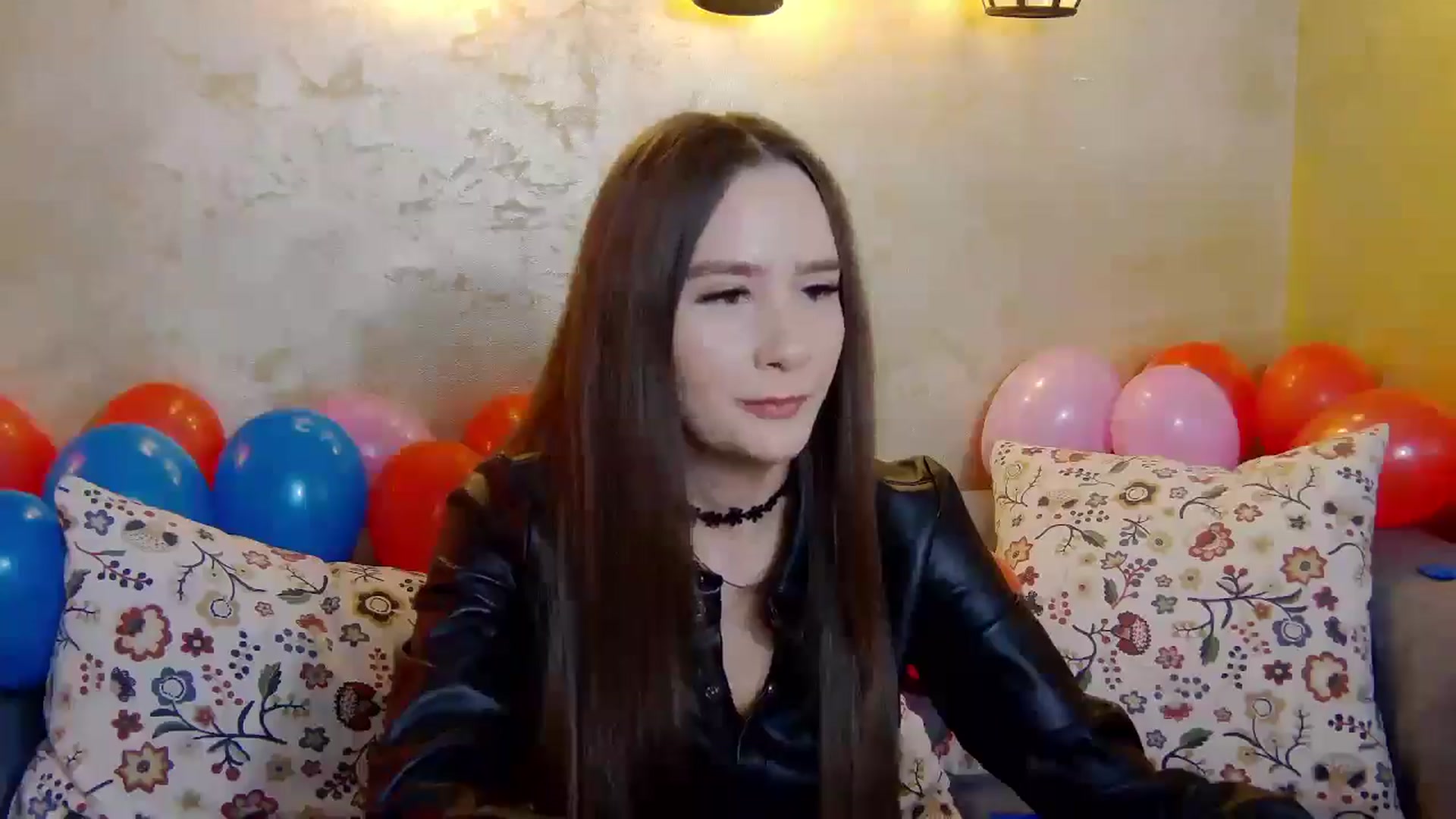 Gallery image thumbnail from Radiance's myfreecams stream on, 02/07/2025, 17:57 image 2 of 20
