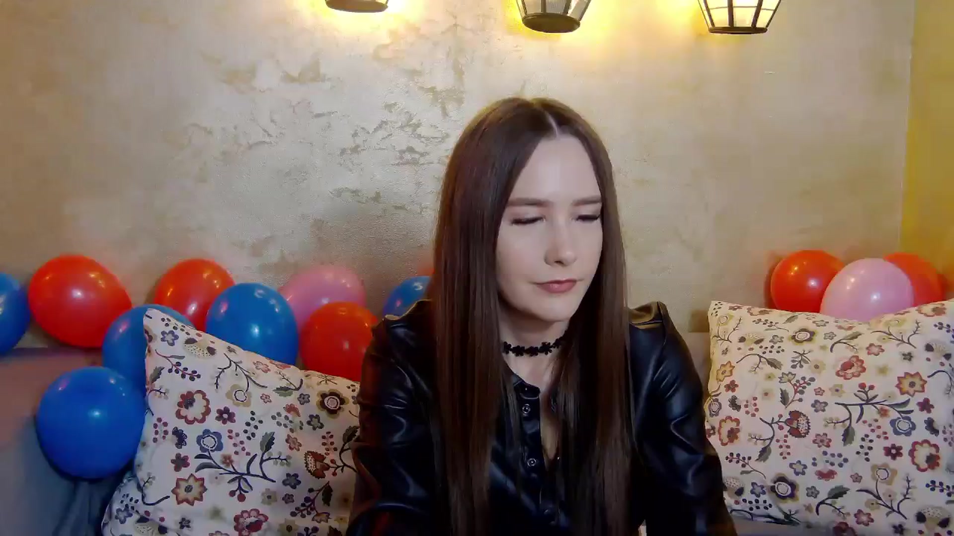 Gallery image thumbnail from Radiance's myfreecams stream on, 02/07/2025, 19:22 image 17 of 20