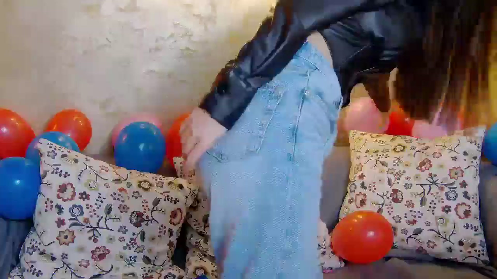 Gallery image thumbnail from Radiance's myfreecams stream on, 02/07/2025, 19:22 image 5 of 20