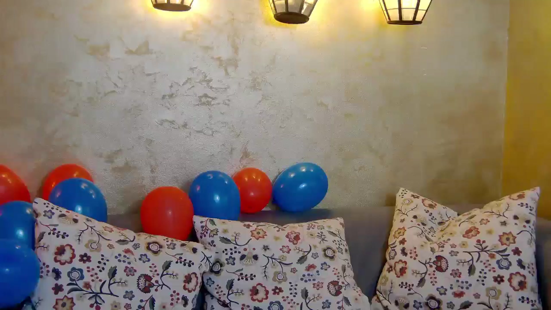 Gallery image thumbnail from Radiance's myfreecams stream on, 02/07/2025, 19:59 image 16 of 20