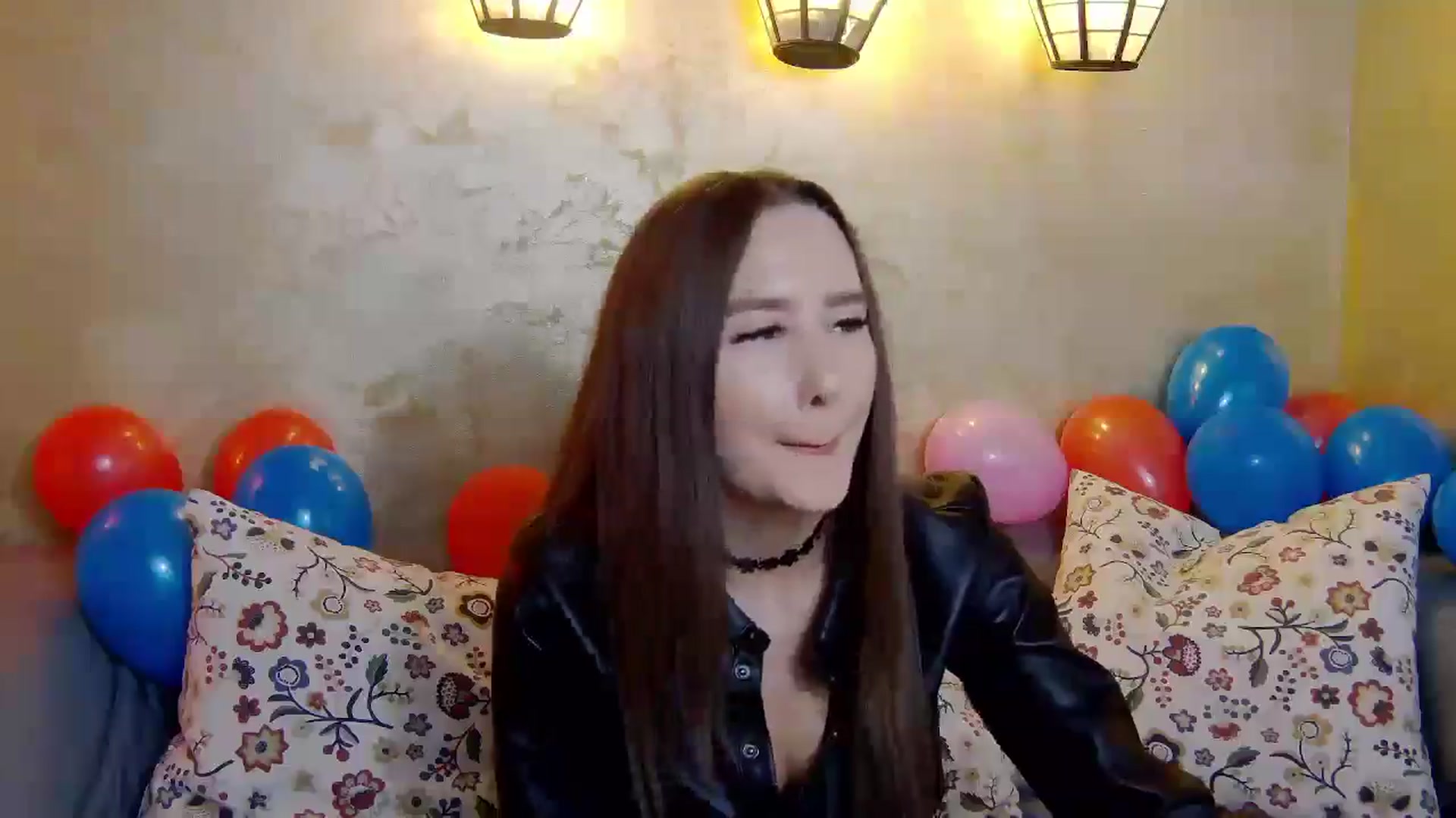Gallery image thumbnail from Radiance's myfreecams stream on, 02/07/2025, 21:20 image 4 of 20