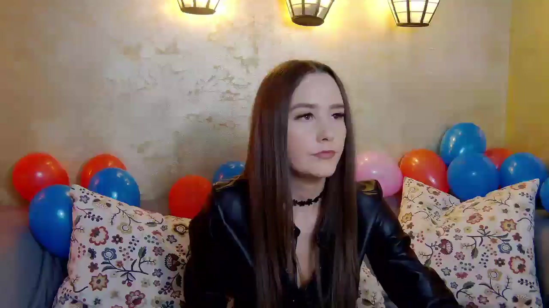 Gallery image thumbnail from Radiance's myfreecams stream on, 02/07/2025, 21:20 image 1 of 20