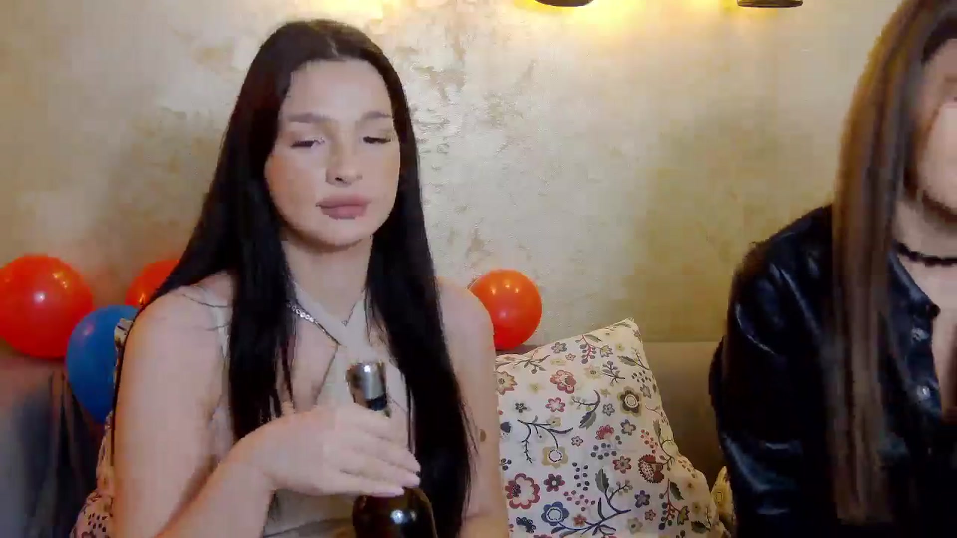 Gallery image thumbnail from Radiance's myfreecams stream on, 02/07/2025, 21:20 image 14 of 20