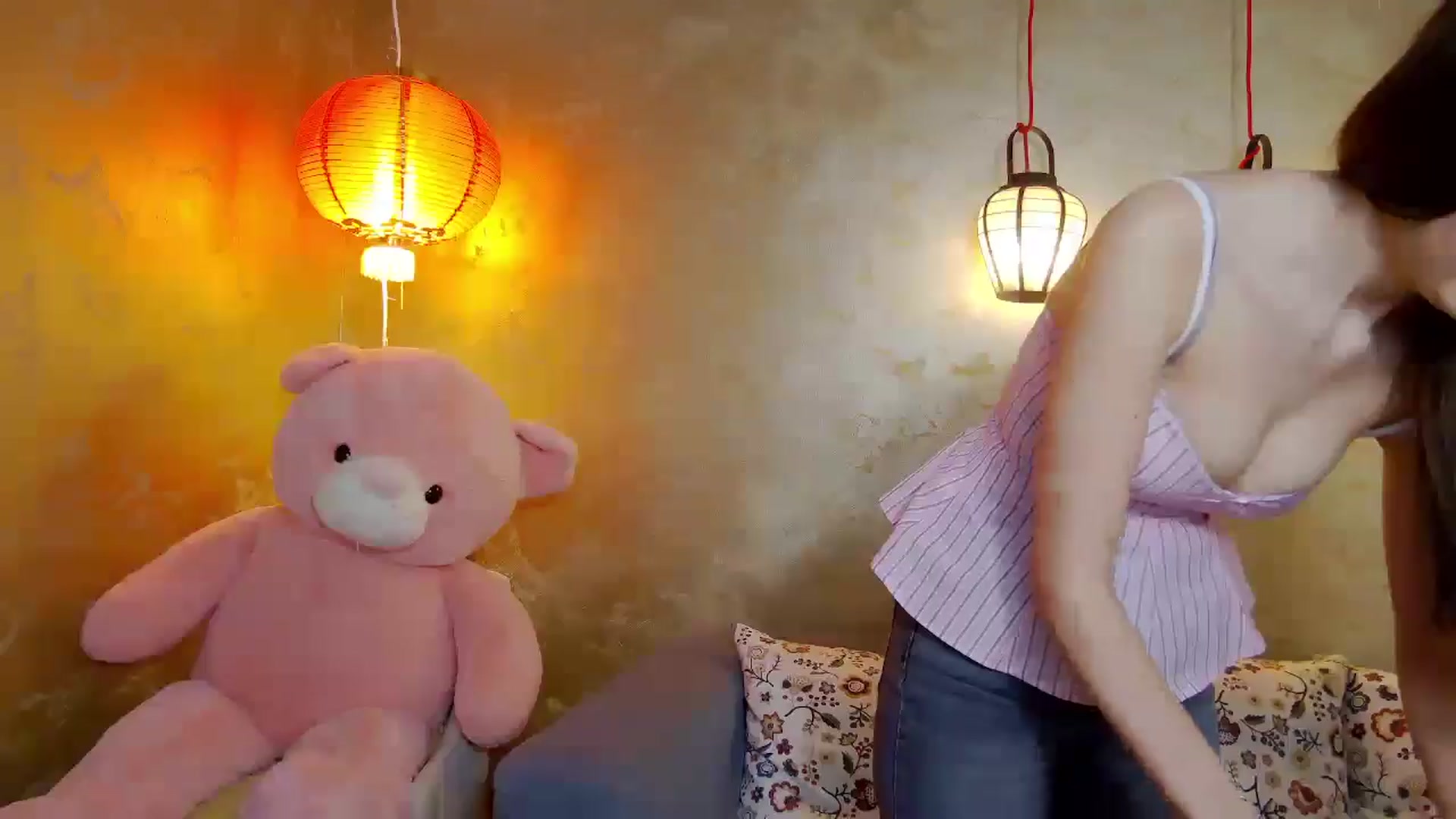Gallery image thumbnail from Radiance's myfreecams stream on, 03/08/2025, 15:59 image 2 of 20