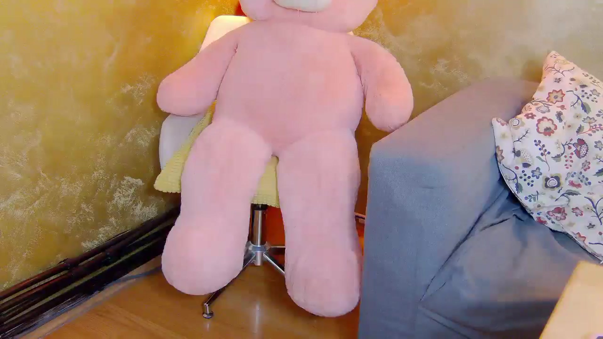 Gallery image thumbnail from Radiance's myfreecams stream on, 03/12/2025, 14:33 image 16 of 20
