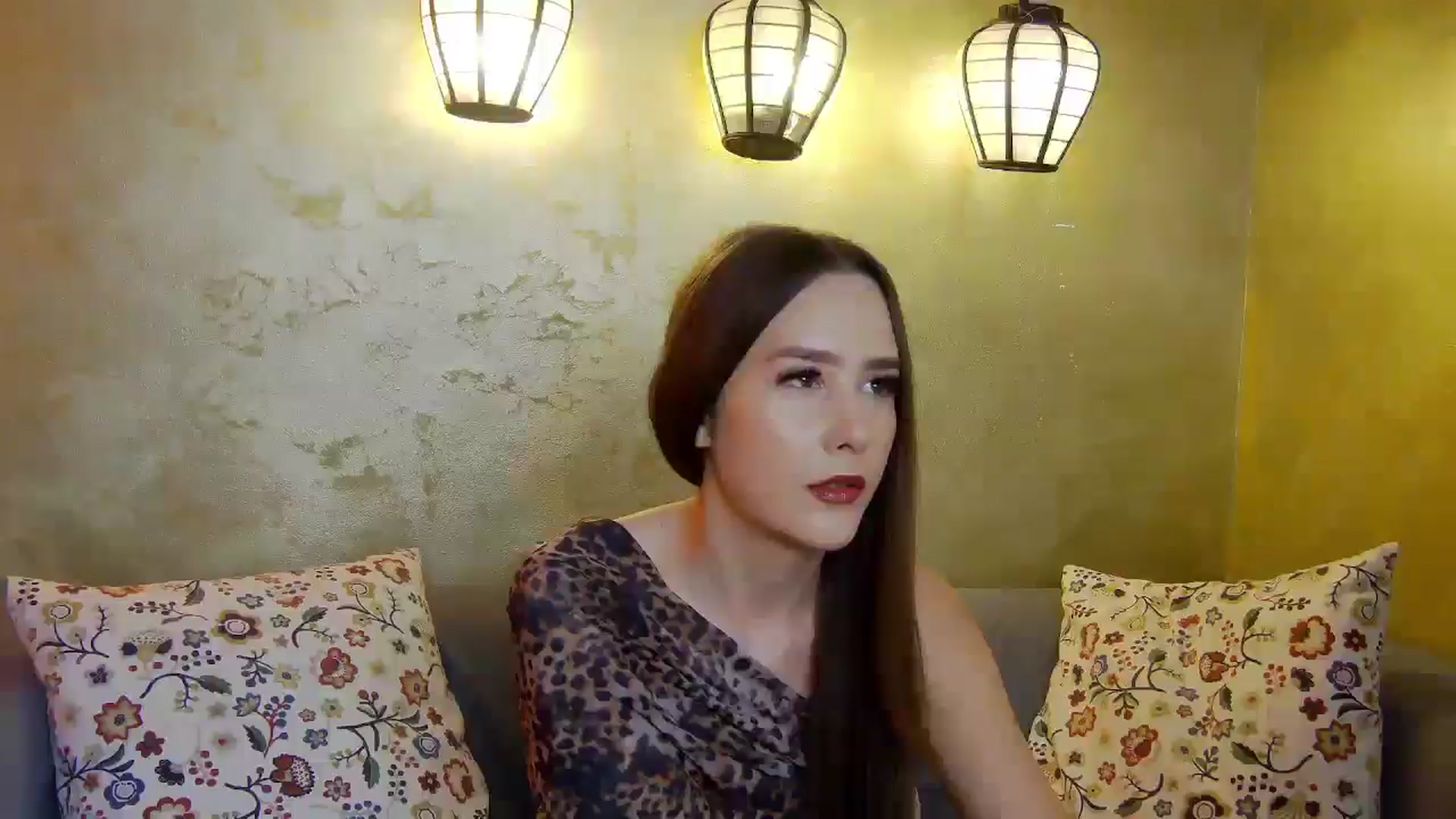 Gallery image thumbnail from Radiance's myfreecams stream on, 03/15/2025, 14:17 image 3 of 20