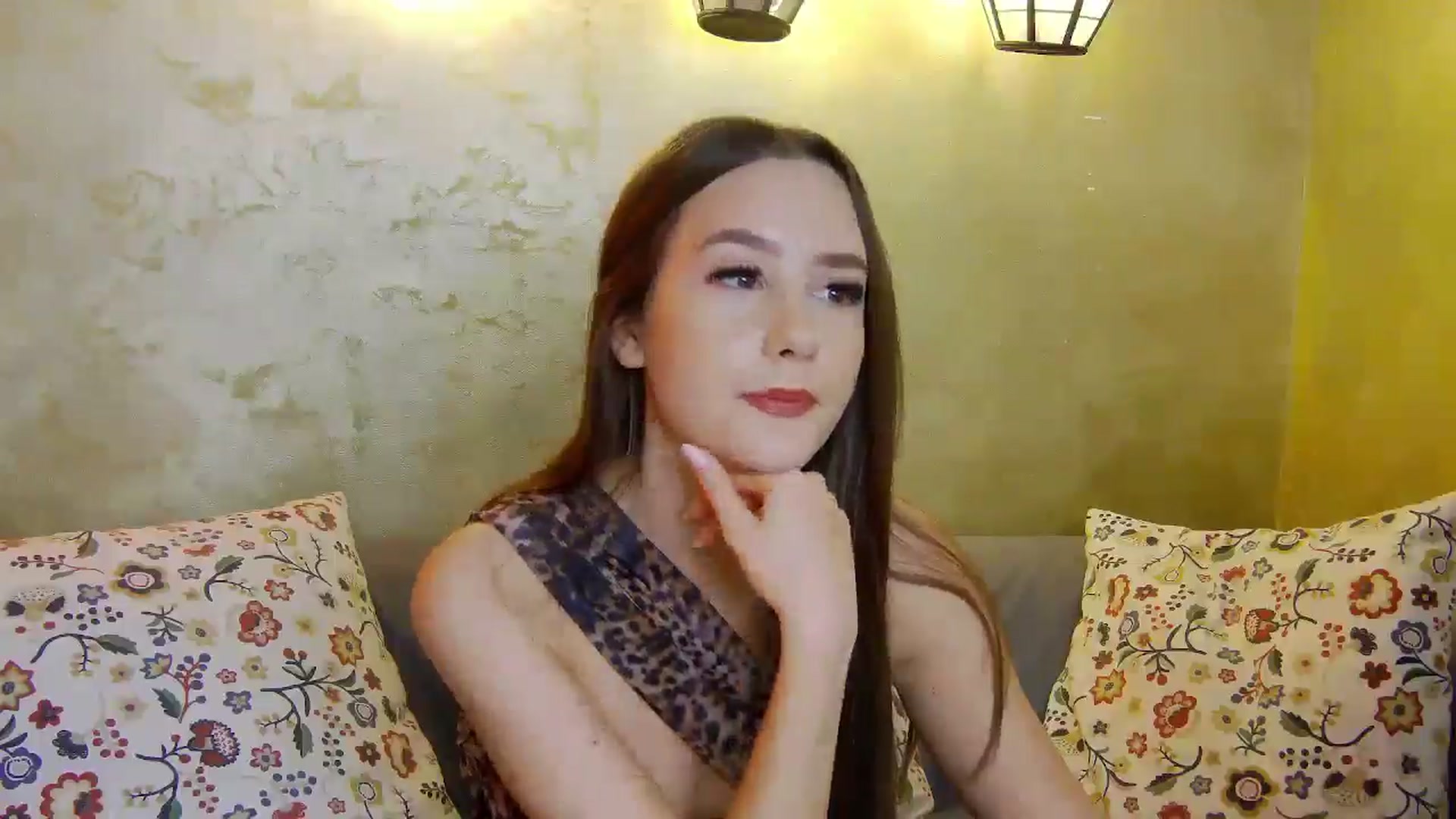 Gallery image thumbnail from Radiance's myfreecams stream on, 03/15/2025, 16:22 image 18 of 20