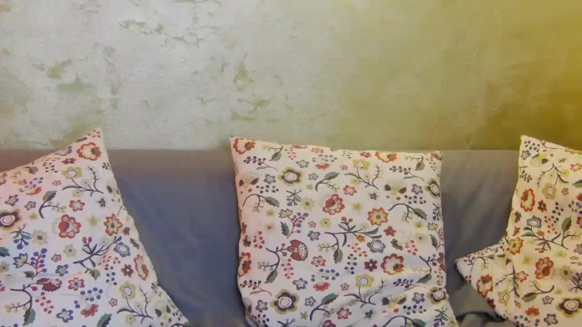 Gallery image thumbnail from Radiance's myfreecams stream on, 03/15/2025, 17:42 image 10 of 20