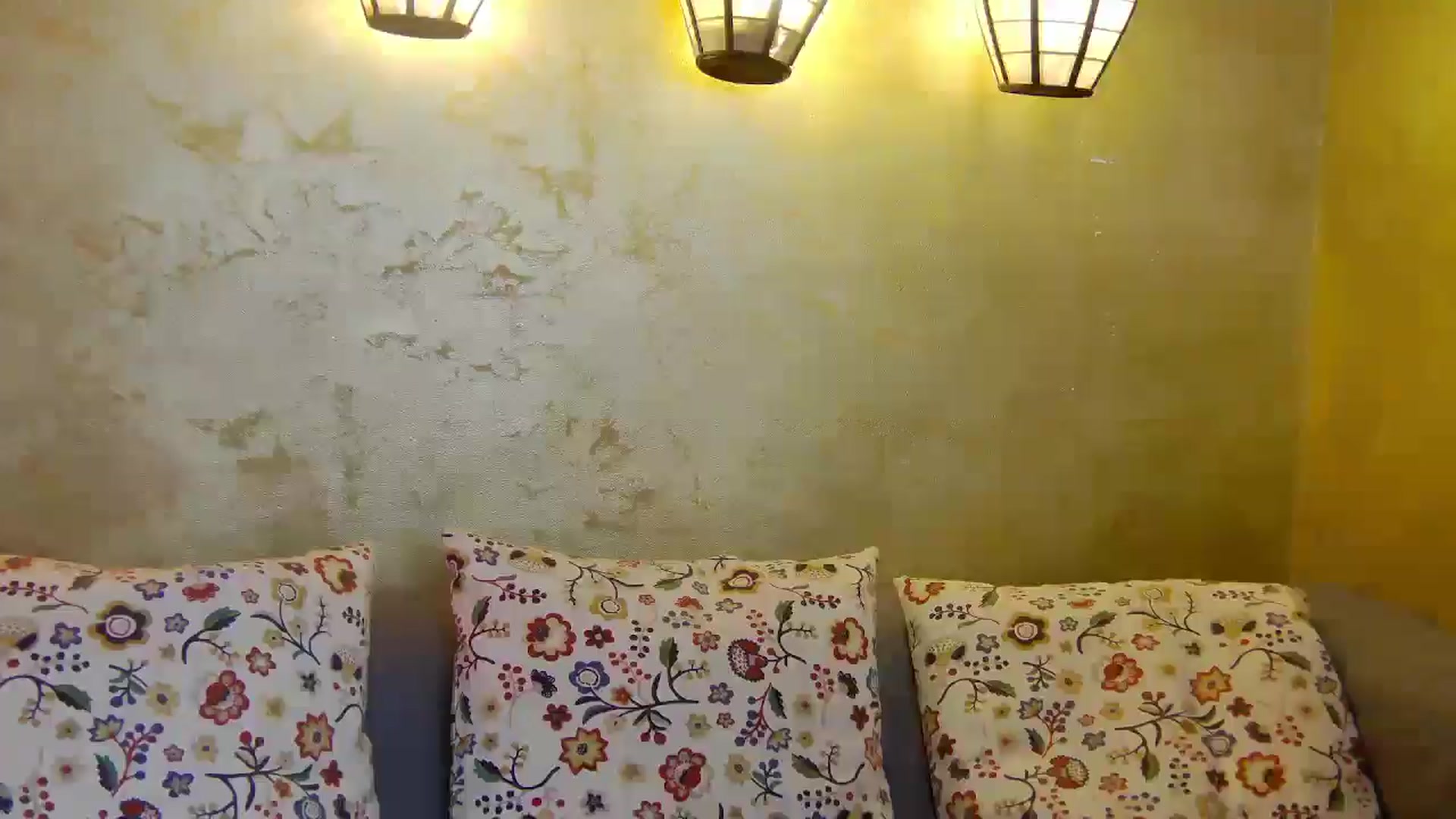 Gallery image thumbnail from Radiance's myfreecams stream on, 03/17/2025, 14:19 image 12 of 20