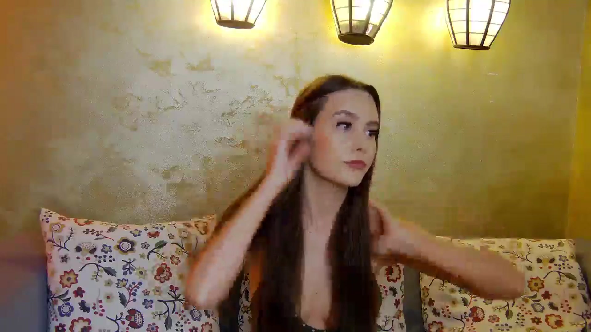Gallery image thumbnail from Radiance's myfreecams stream on, 03/17/2025, 15:59 image 3 of 20