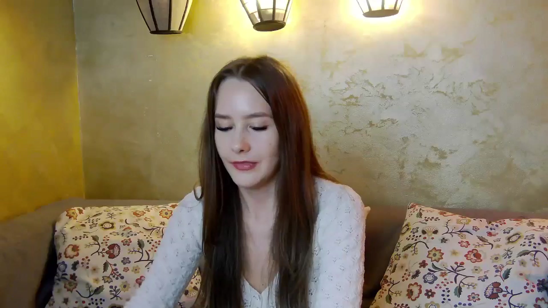 Gallery image thumbnail from Radiance's myfreecams stream on, 04/01/2025, 18:50 image 10 of 20