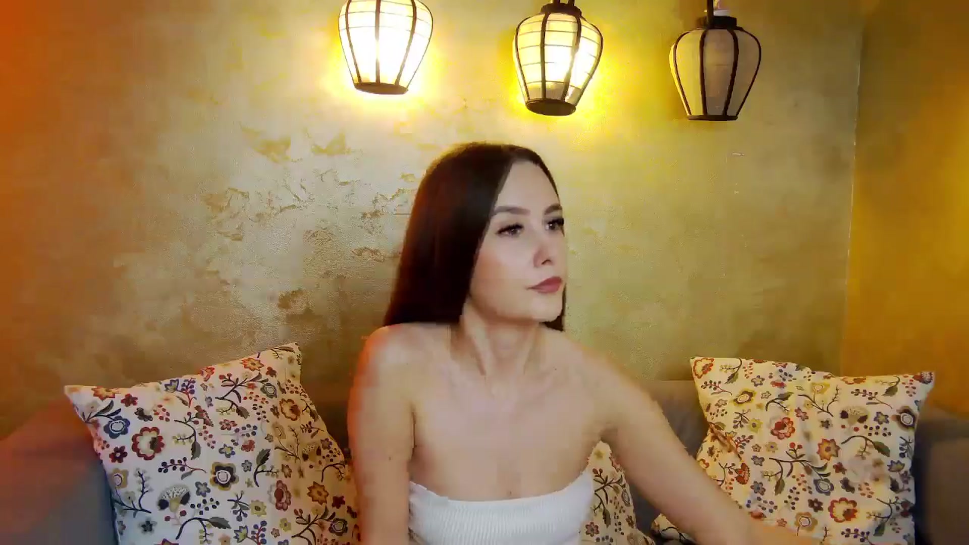 Gallery image thumbnail from Radiance's myfreecams stream on, 04/06/2025, 16:54 image 6 of 20