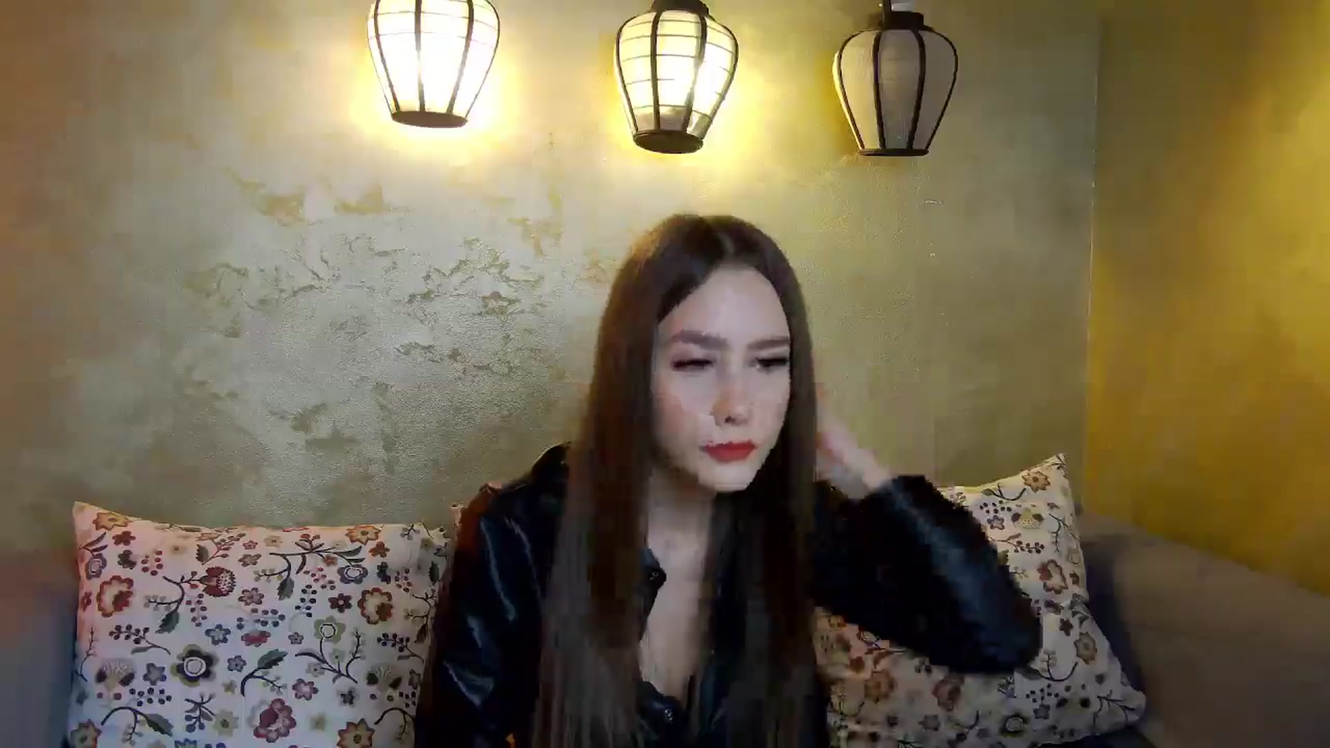 Gallery image thumbnail from Radiance's myfreecams stream on, 04/08/2025, 14:30 image 8 of 20