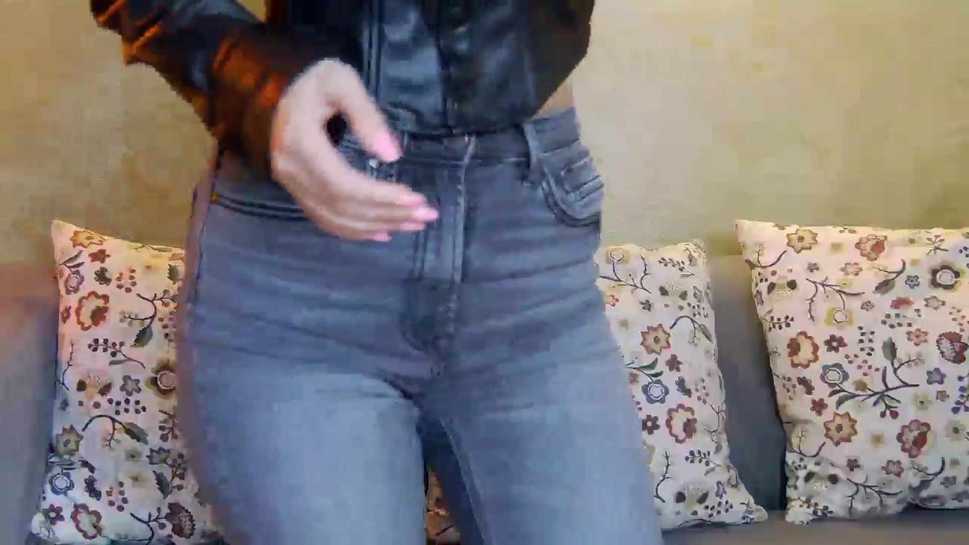 Gallery image thumbnail from Radiance's myfreecams stream on, 04/08/2025, 14:30 image 12 of 20