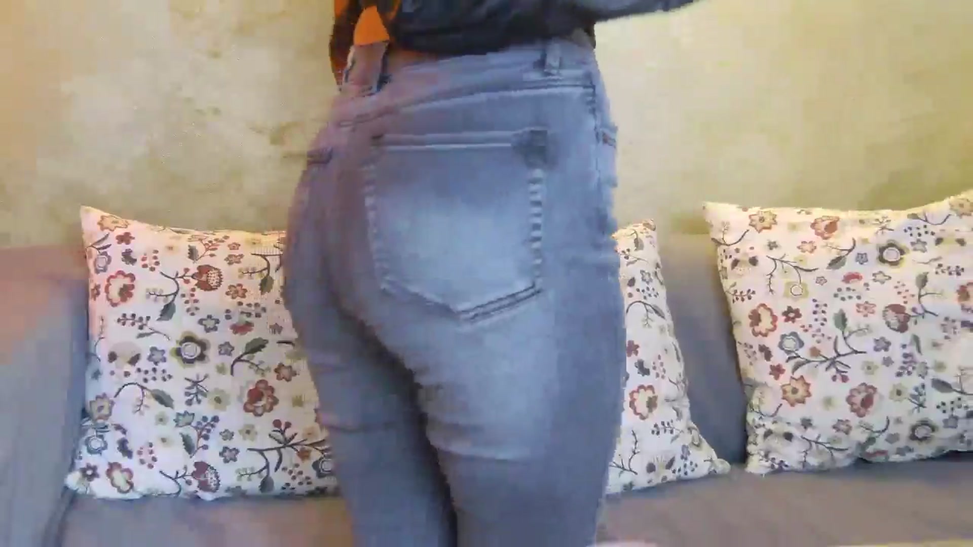 Gallery image thumbnail from Radiance's myfreecams stream on, 04/08/2025, 14:30 image 18 of 20