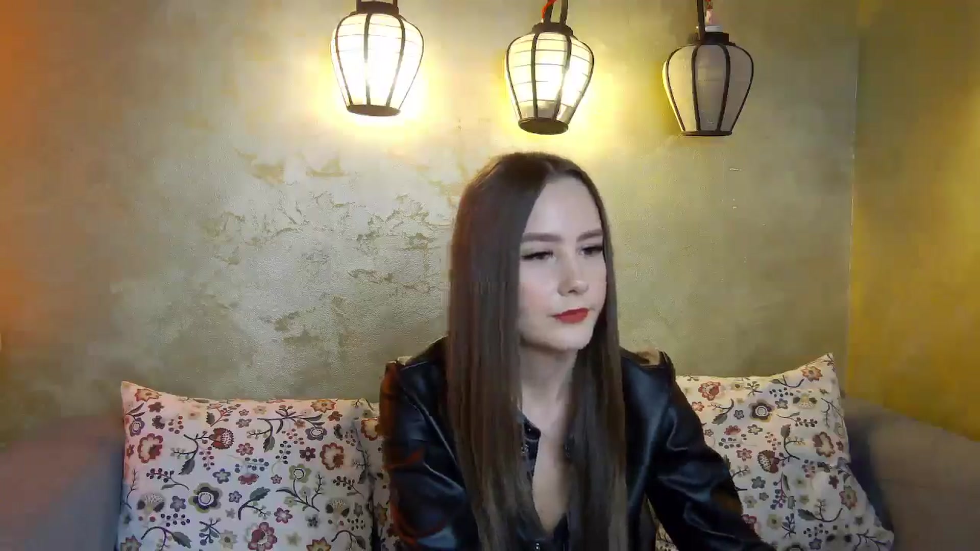 Gallery image thumbnail from Radiance's myfreecams stream on, 04/08/2025, 15:06 image 8 of 20