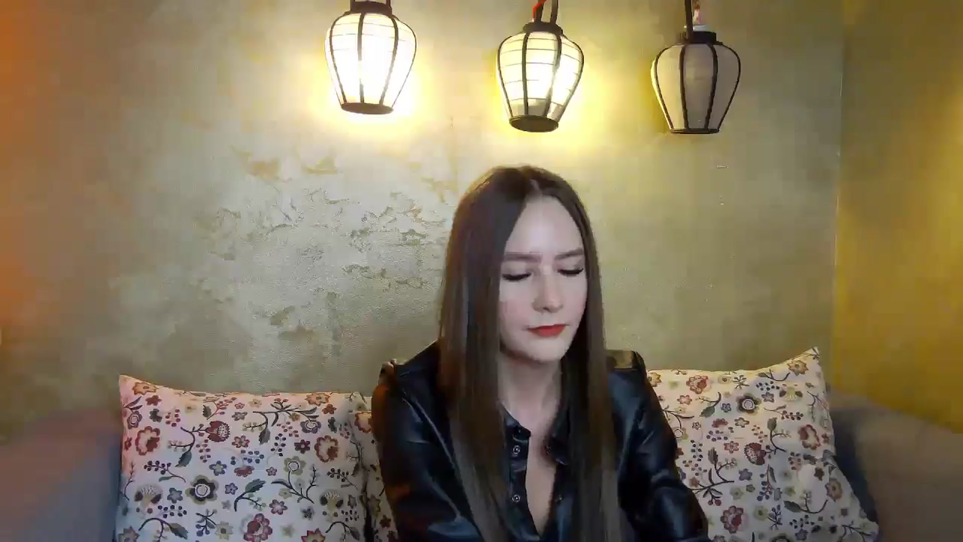 Gallery image thumbnail from Radiance's myfreecams stream on, 04/08/2025, 15:06 image 14 of 20