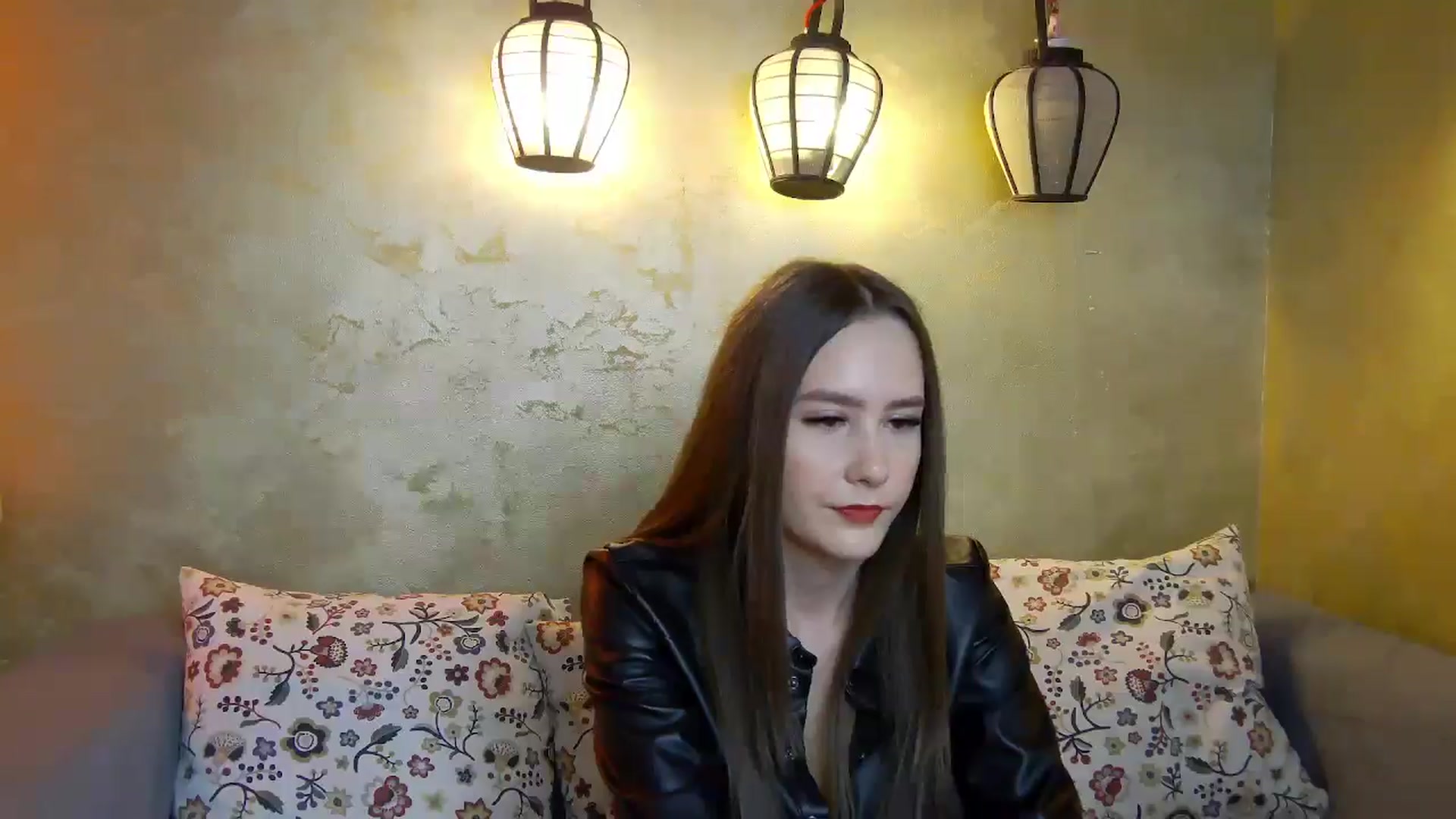 Gallery image thumbnail from Radiance's myfreecams stream on, 04/08/2025, 15:06 image 17 of 20