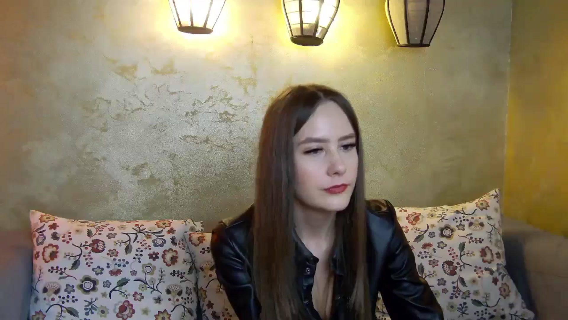 Gallery image thumbnail from Radiance's myfreecams stream on, 04/08/2025, 18:09 image 12 of 20