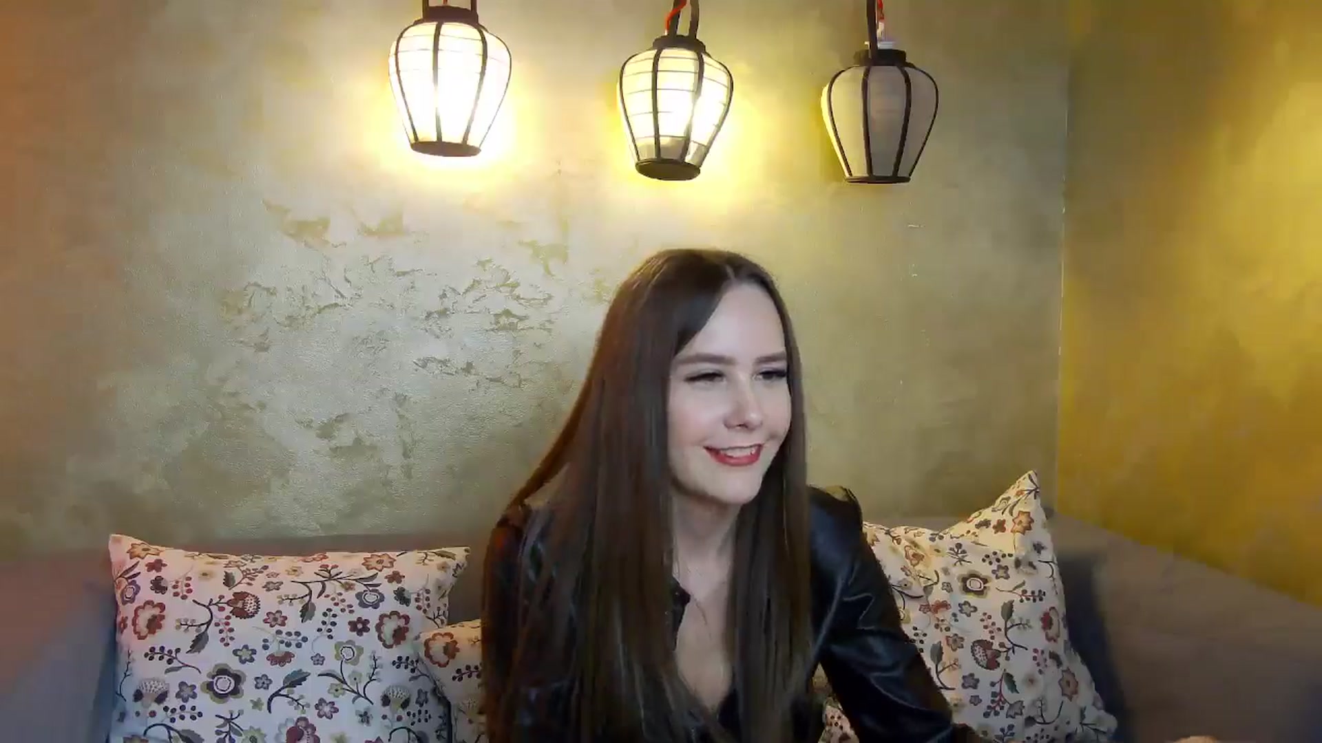 Gallery image thumbnail from Radiance's myfreecams stream on, 04/08/2025, 18:59 image 12 of 20