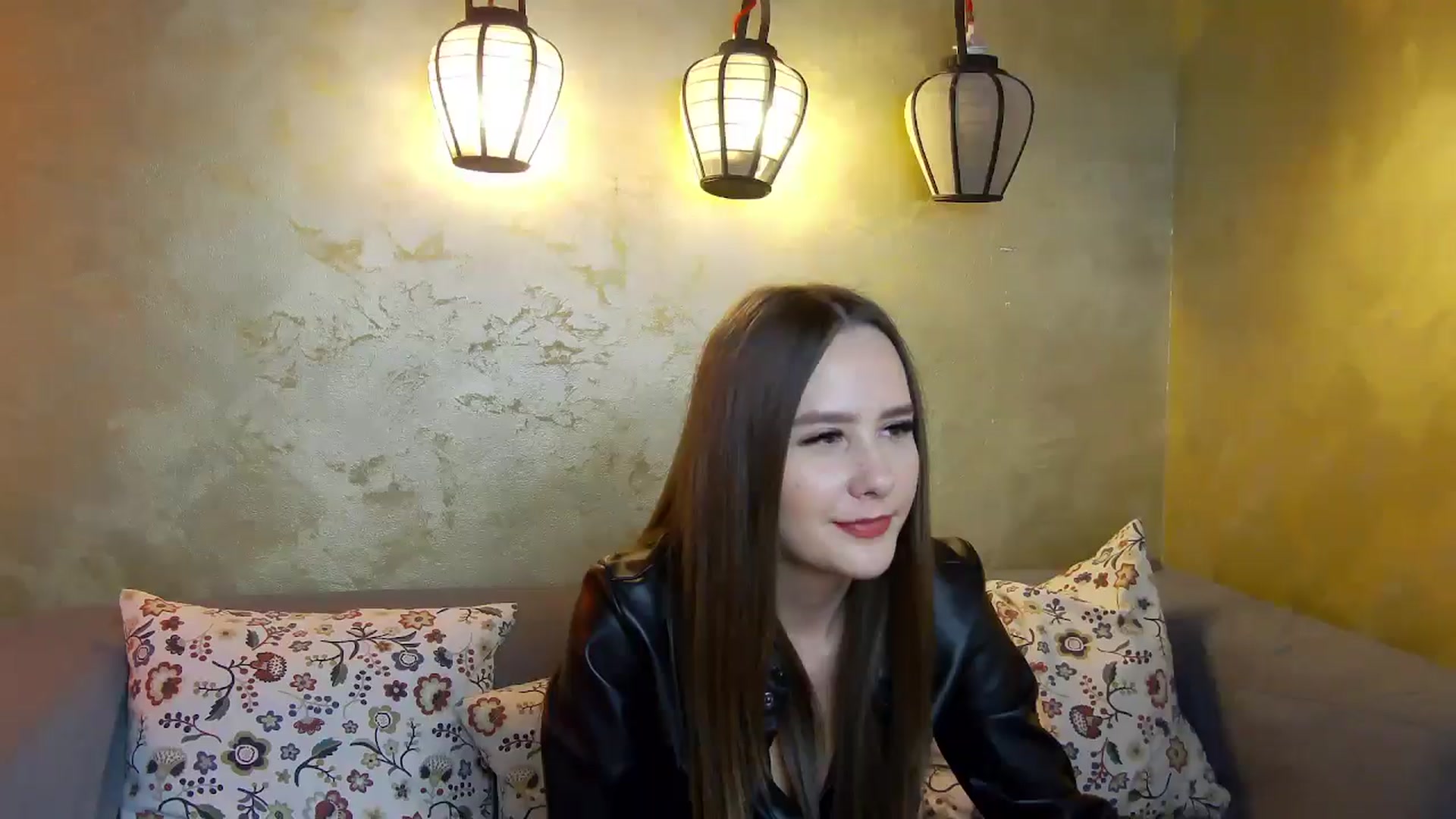Gallery image thumbnail from Radiance's myfreecams stream on, 04/08/2025, 18:59 image 4 of 20