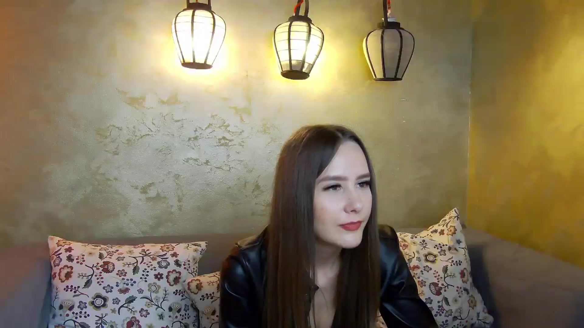 Gallery image thumbnail from Radiance's myfreecams stream on, 04/08/2025, 18:59 image 15 of 20