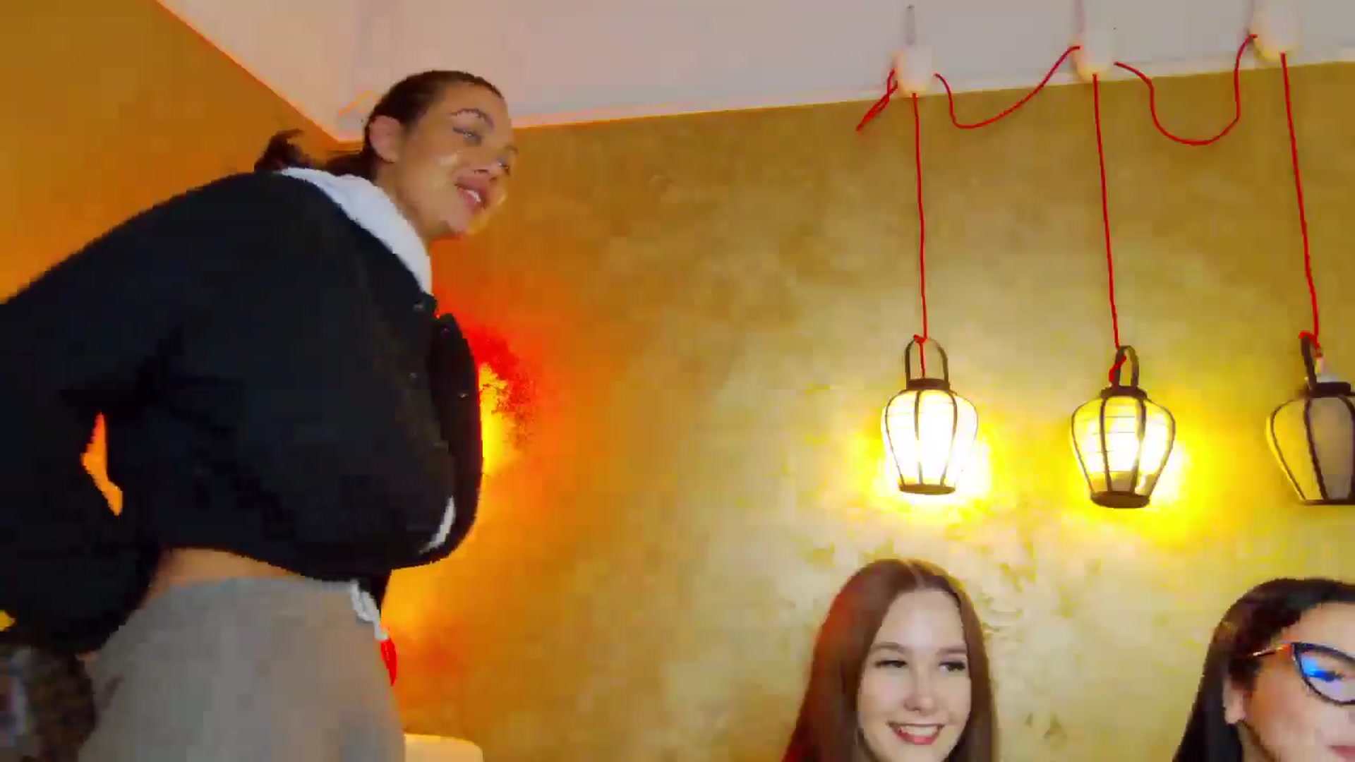 Gallery image thumbnail from Radiance's myfreecams stream on, 04/11/2025, 18:39 image 2 of 20