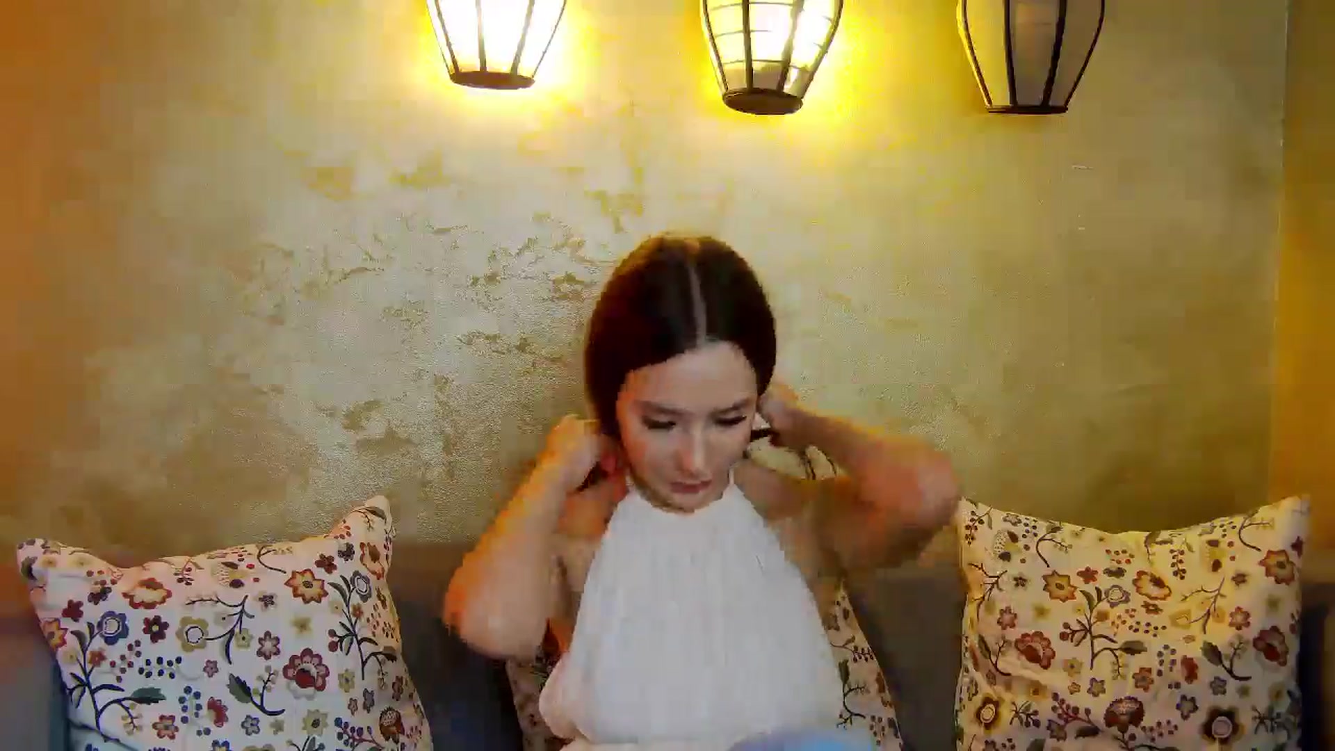 Gallery image thumbnail from Radiance's myfreecams stream on, 04/13/2025, 16:59 image 17 of 20