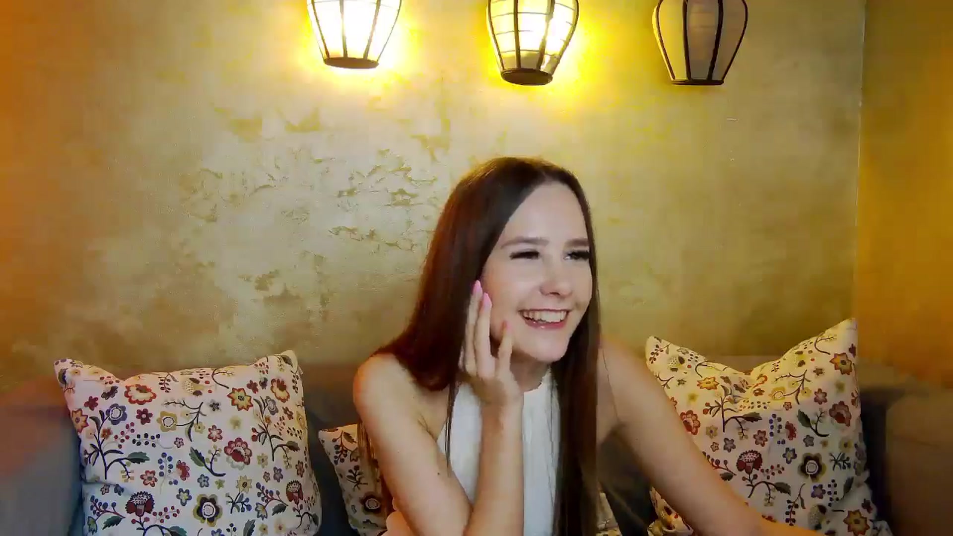Gallery image thumbnail from Radiance's myfreecams stream on, 04/13/2025, 19:10 image 8 of 20