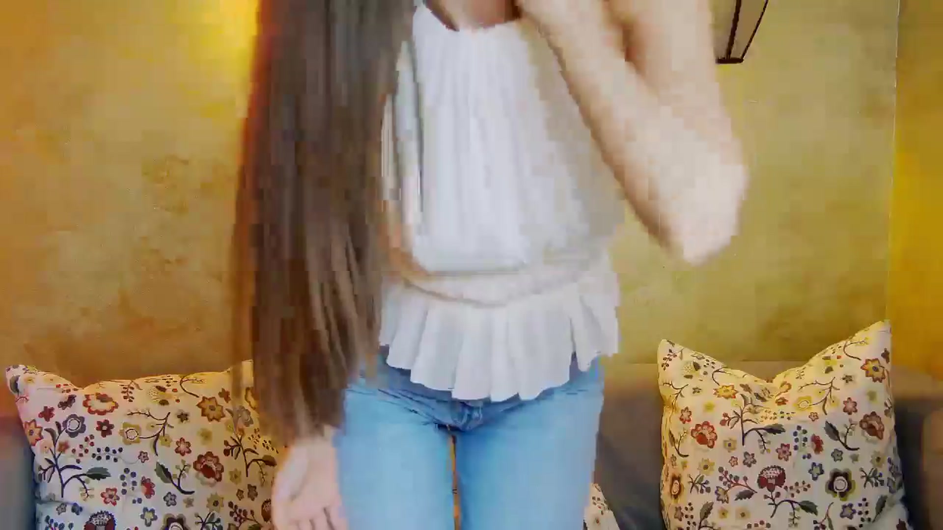 Gallery image thumbnail from Radiance's myfreecams stream on, 04/13/2025, 19:10 image 9 of 20