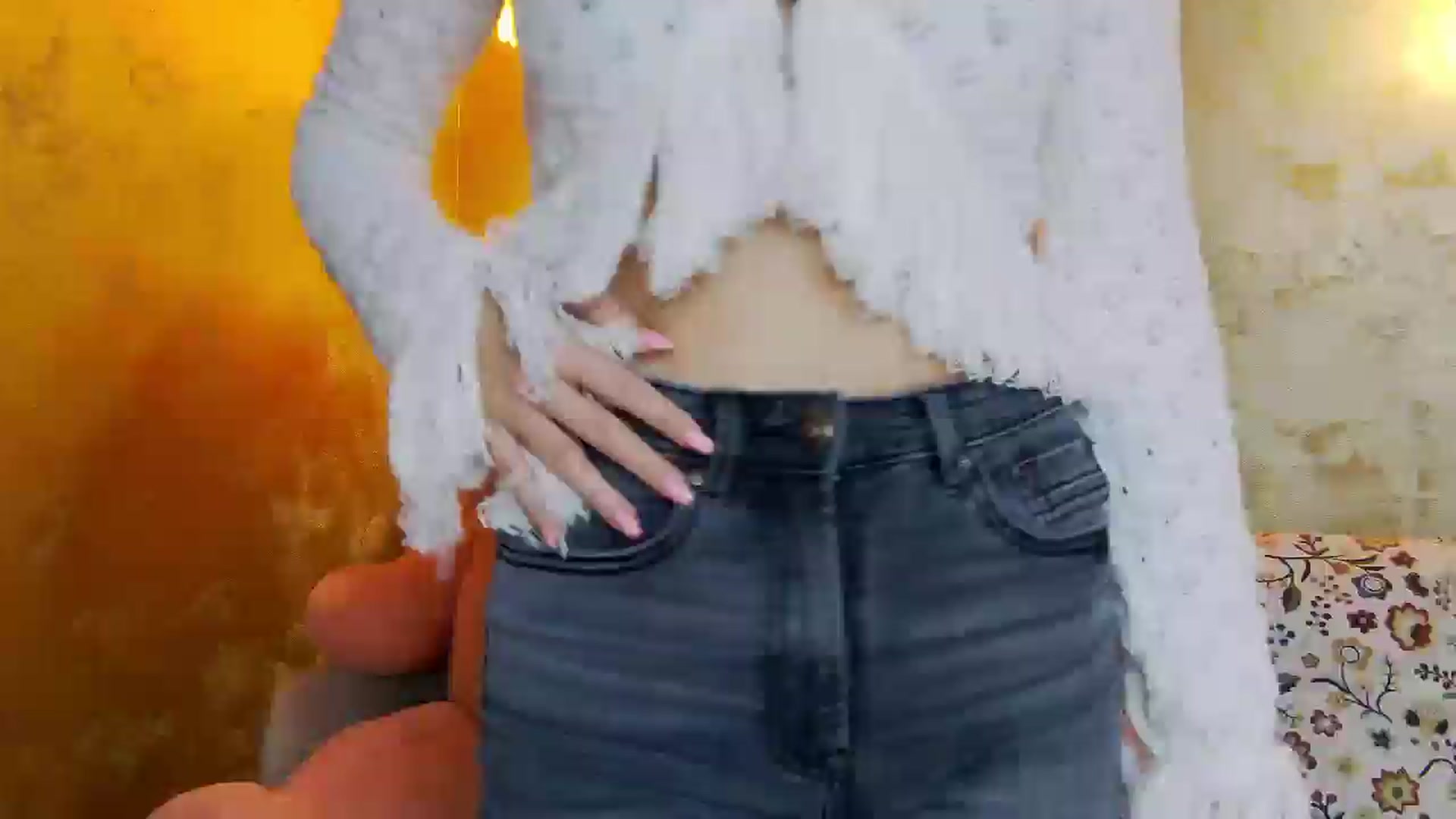 Gallery image thumbnail from Radiance's myfreecams stream on, 04/14/2025, 15:31 image 10 of 20