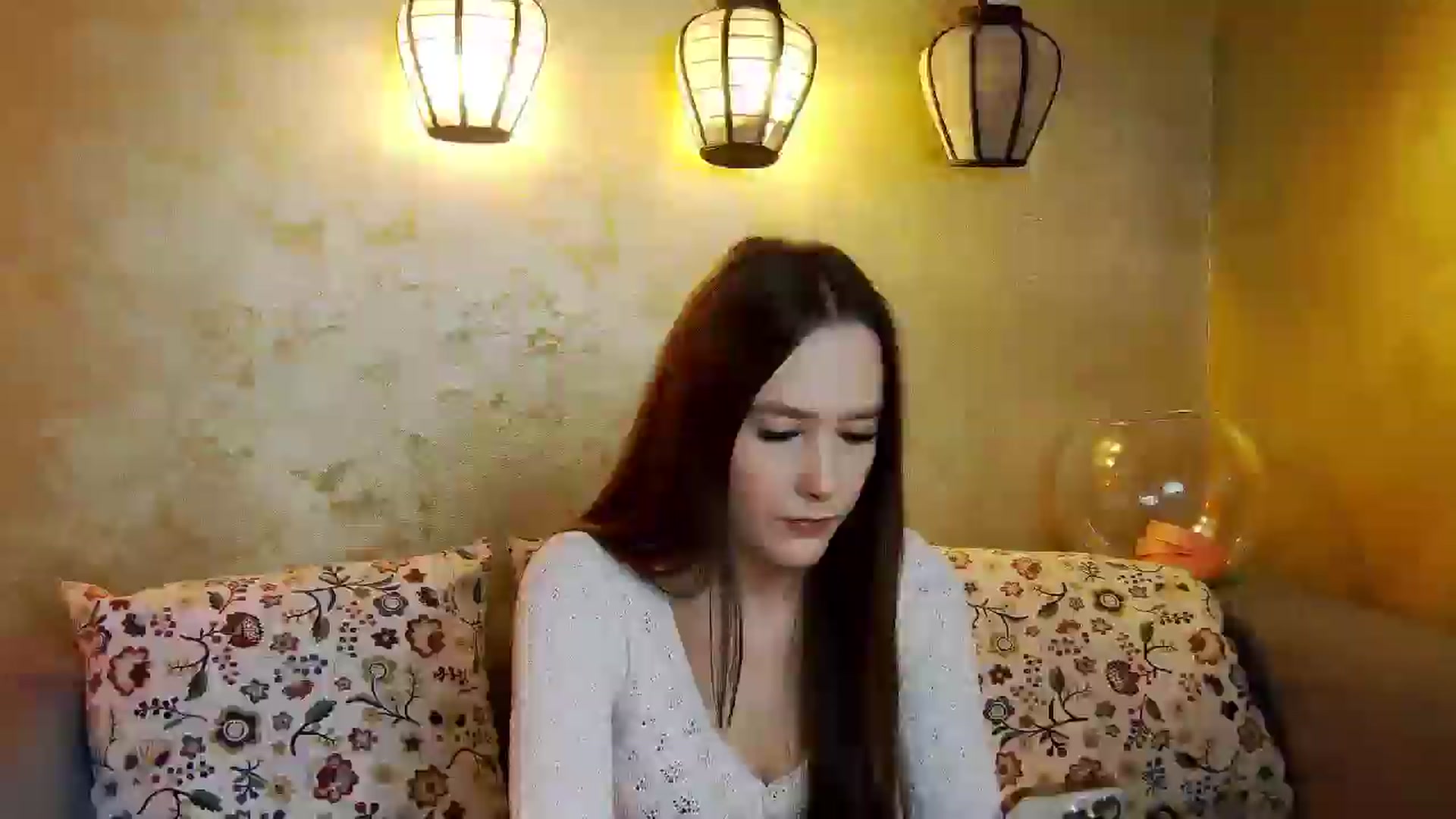 Gallery image thumbnail from Radiance's myfreecams stream on, 04/14/2025, 15:31 image 1 of 20
