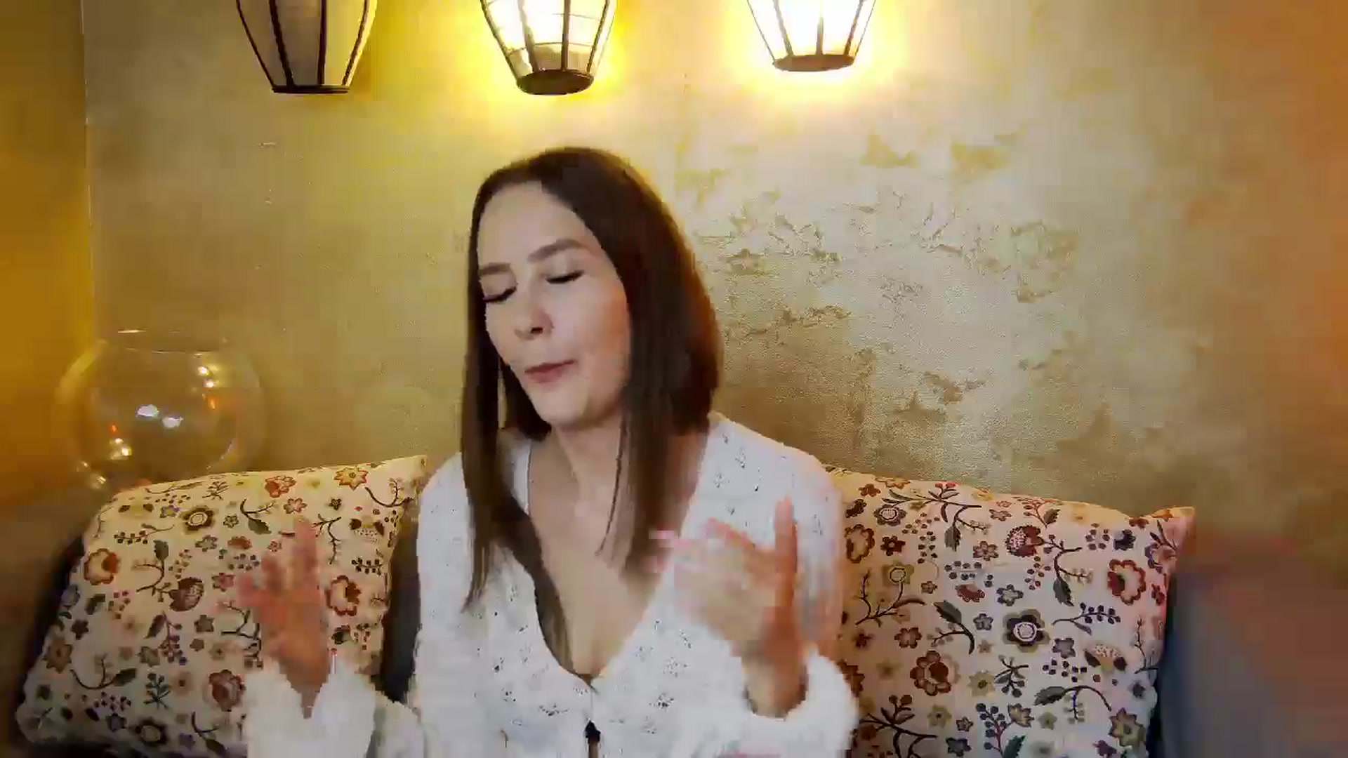 Gallery image thumbnail from Radiance's myfreecams stream on, 04/14/2025, 19:05 image 13 of 20