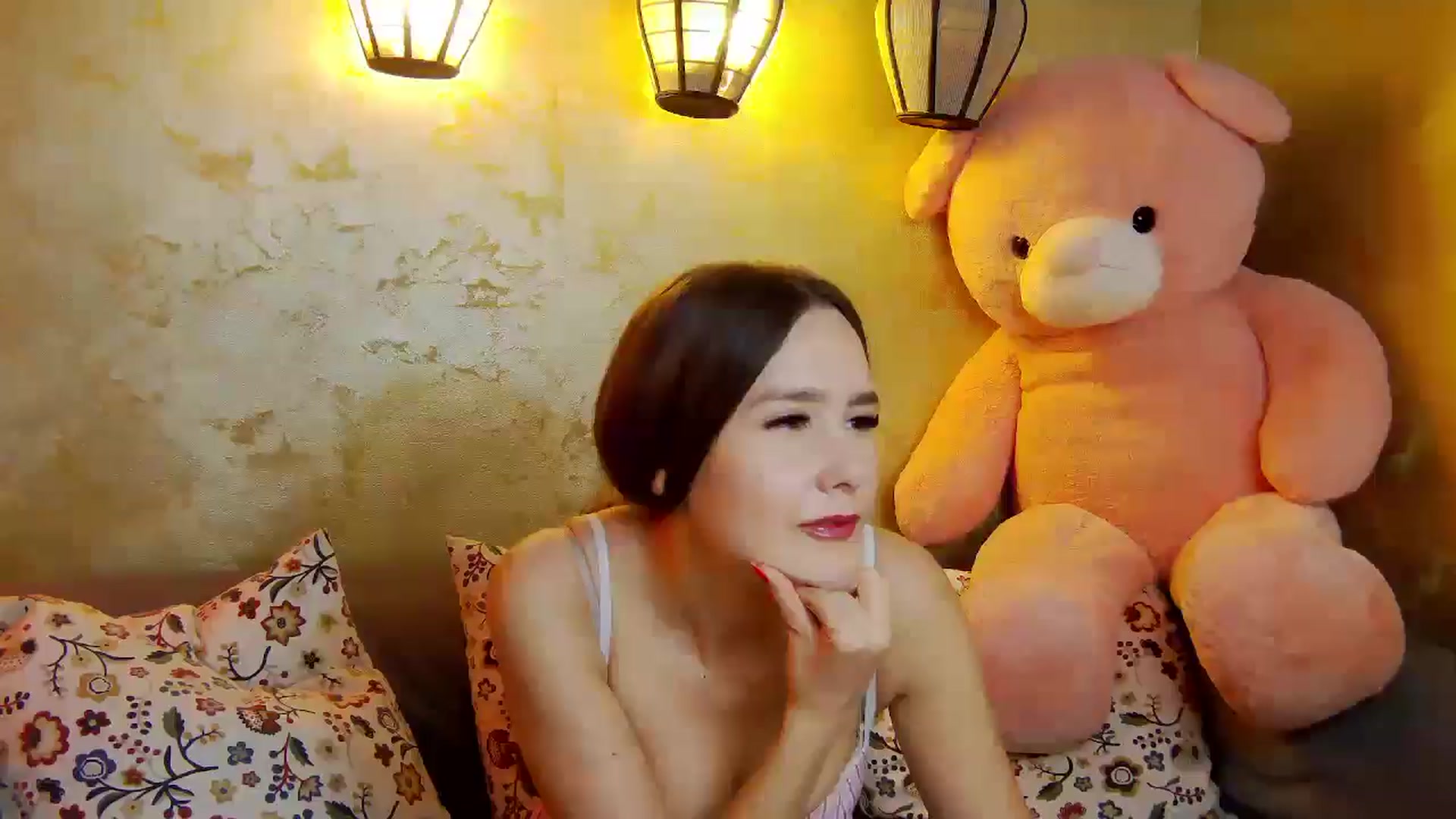 Gallery image thumbnail from Radiance's myfreecams stream on, 04/22/2025, 19:24 image 9 of 20