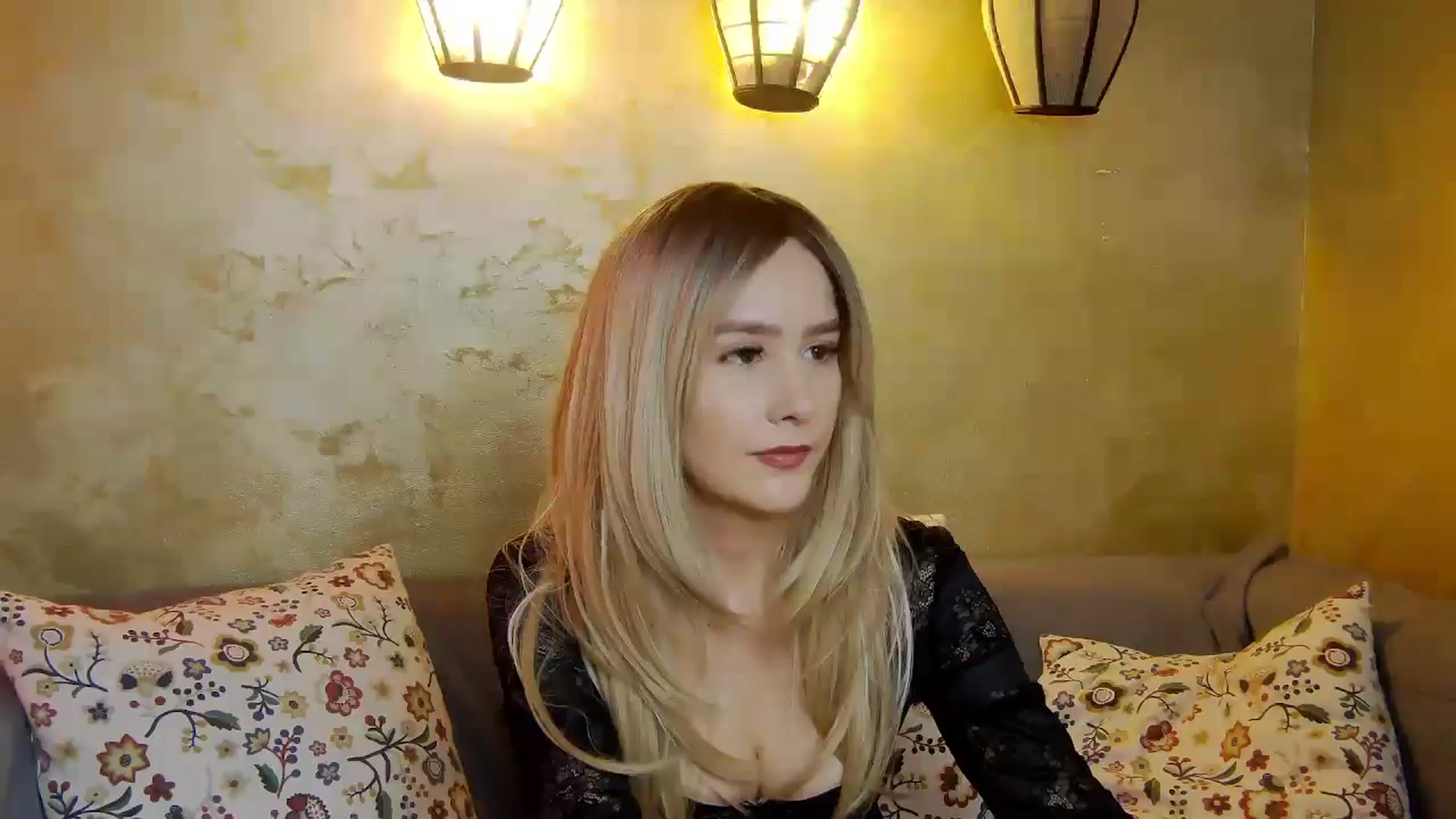Gallery image thumbnail from Radiance's myfreecams stream on, 04/27/2025, 14:57 image 9 of 20