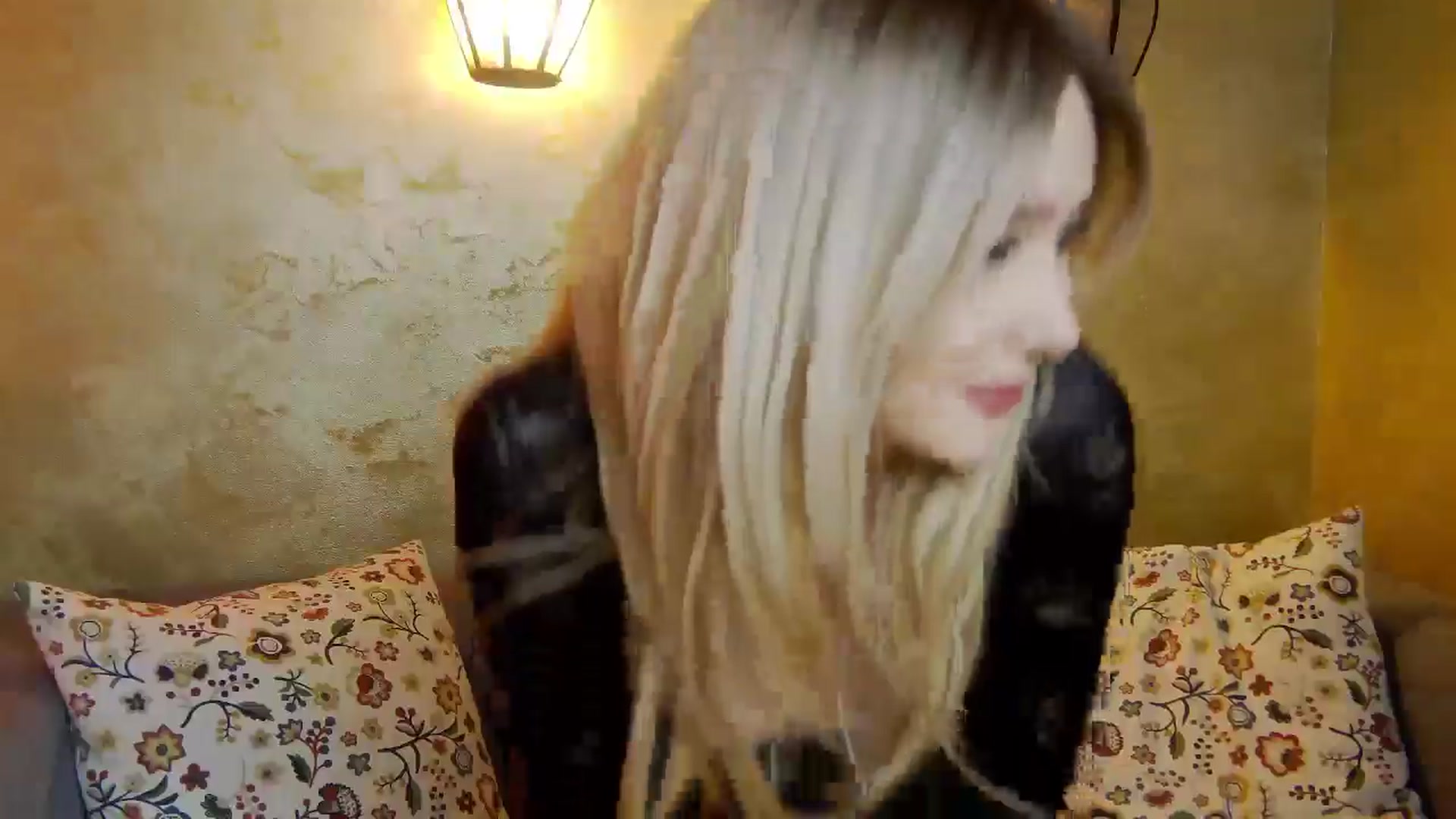 Gallery image thumbnail from Radiance's myfreecams stream on, 04/27/2025, 16:06 image 11 of 20
