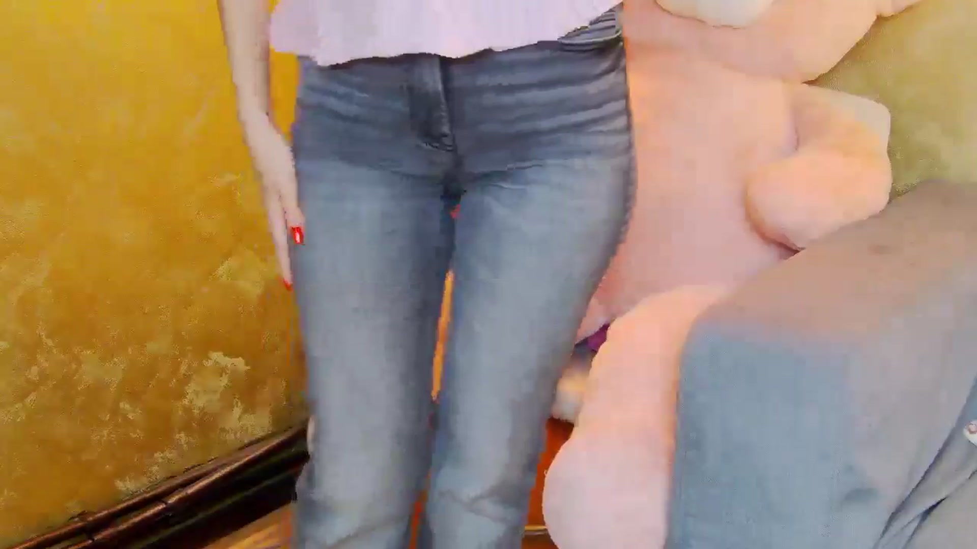 Gallery image thumbnail from Radiance's myfreecams stream on, 04/29/2025, 15:07 image 6 of 20