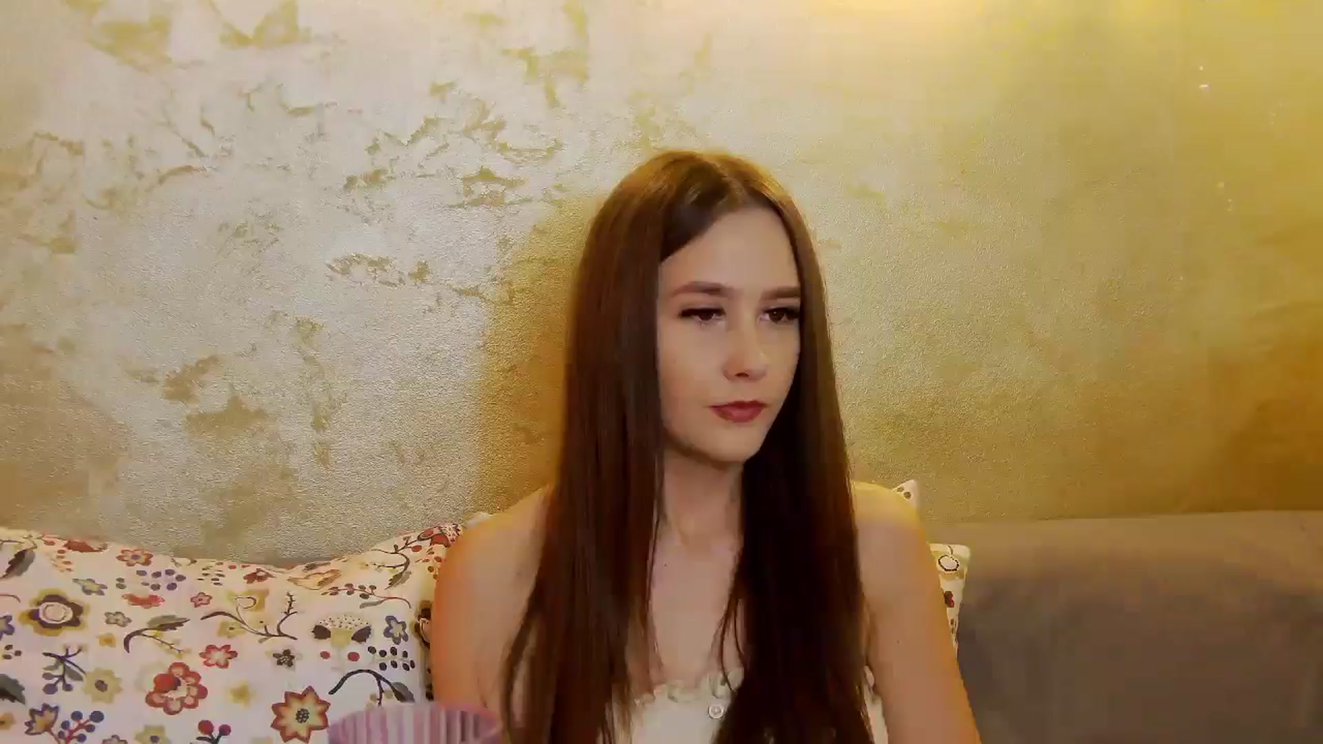 Gallery image thumbnail from Radiance's myfreecams stream on, 05/05/2025, 15:13 image 7 of 20