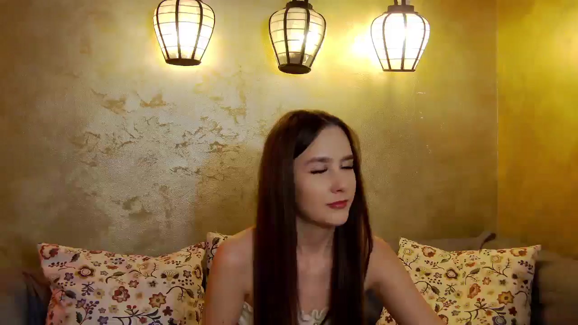 Gallery image thumbnail from Radiance's myfreecams stream on, 05/05/2025, 15:13 image 20 of 20