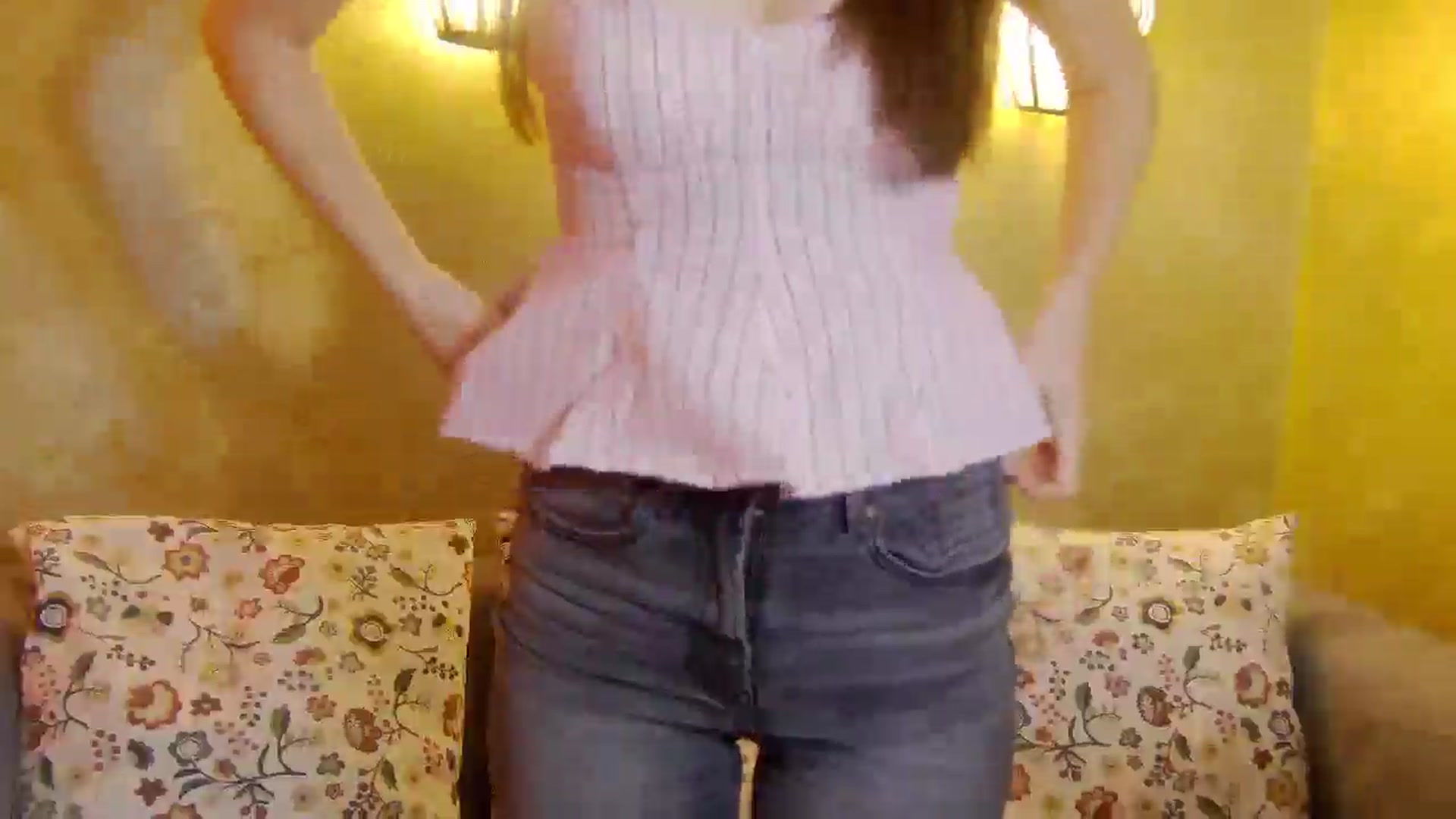 Gallery image thumbnail from Radiance's myfreecams stream on, 05/08/2025, 14:18 image 2 of 20