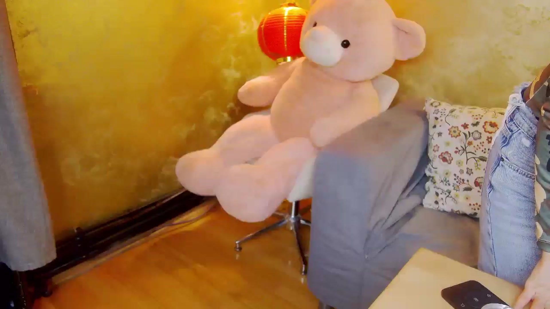 Gallery image thumbnail from Radiance's myfreecams stream on, 05/09/2025, 14:39 image 5 of 20